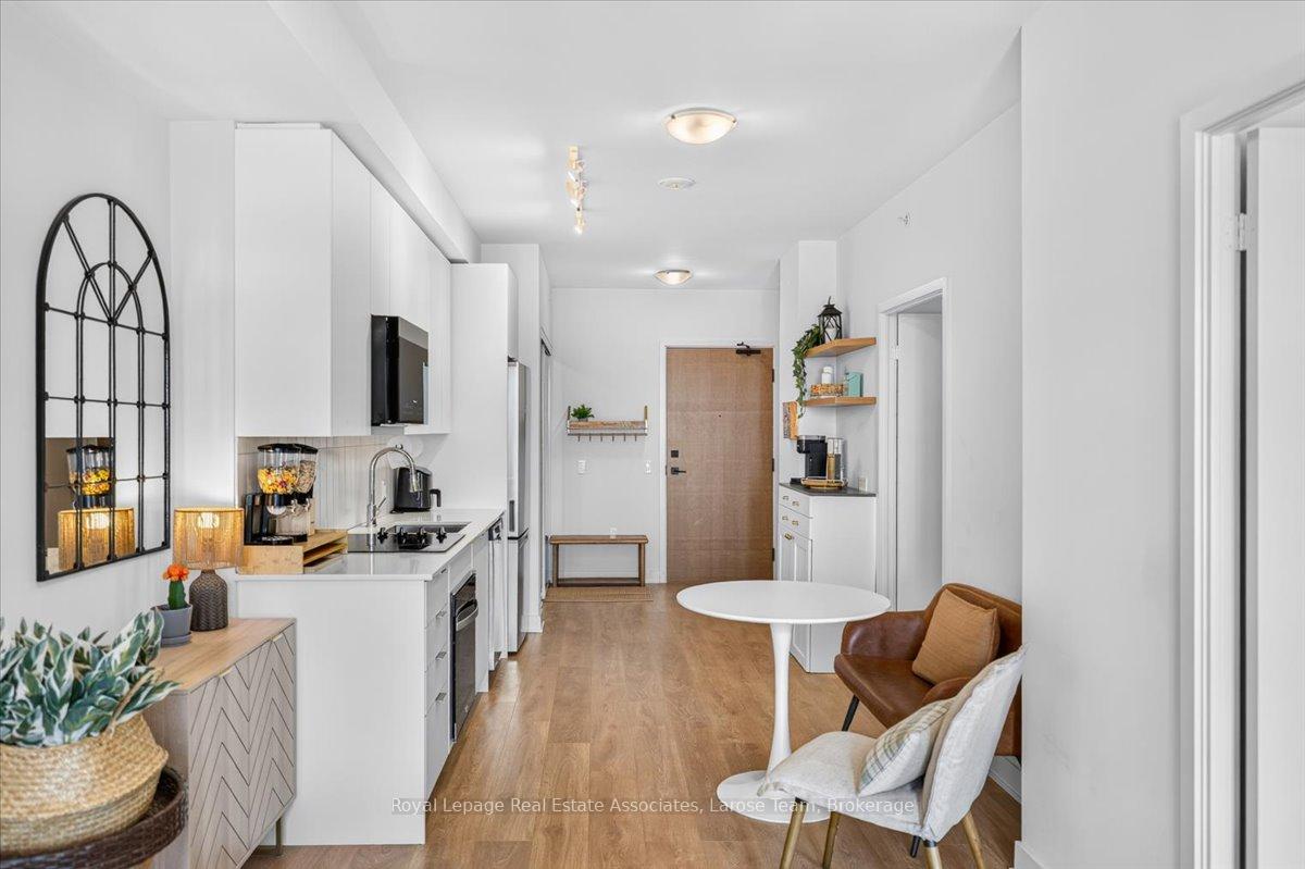 Photo 7 of Unit 3707, 2920 Highway 7 Road, Vaughan, Concord — HOMEH
