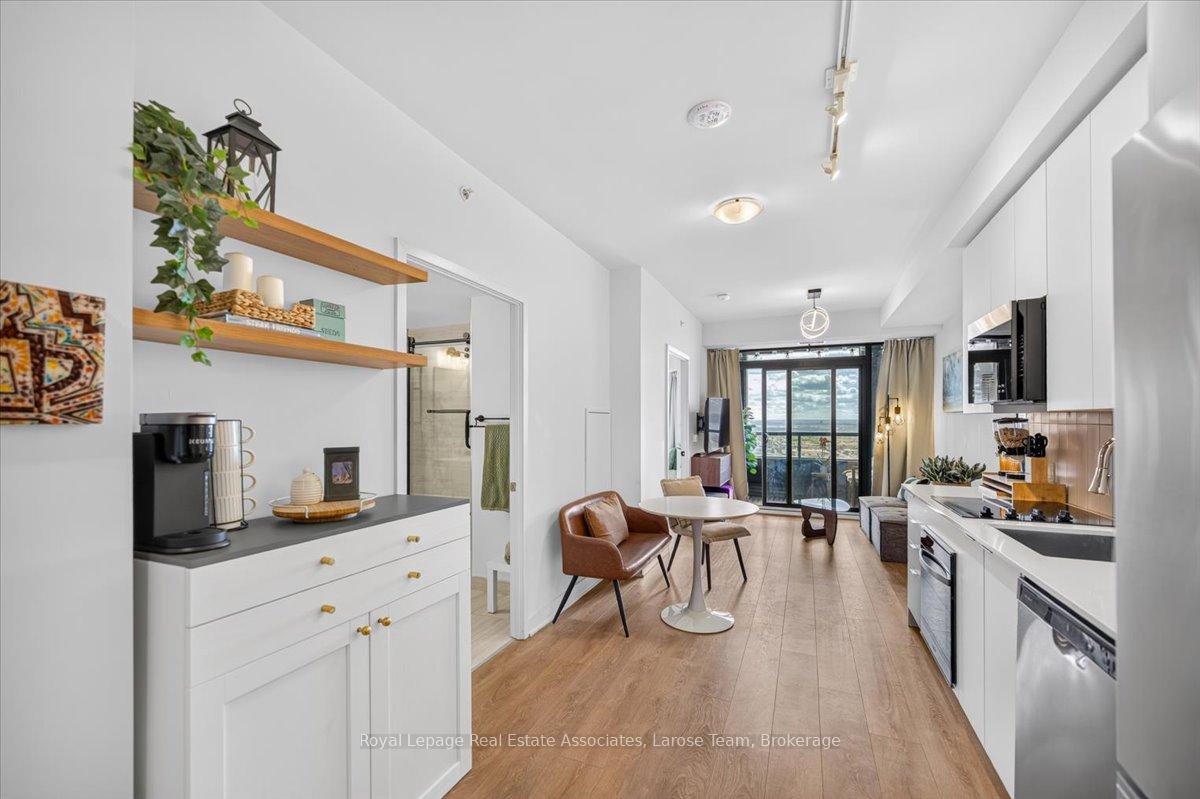 Photo 10 of Unit 3707, 2920 Highway 7 Road, Vaughan, Concord — HOMEH
