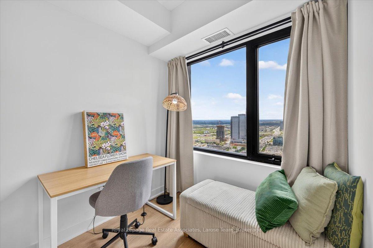 Photo 16 of Unit 3707, 2920 Highway 7 Road, Vaughan, Concord — HOMEH