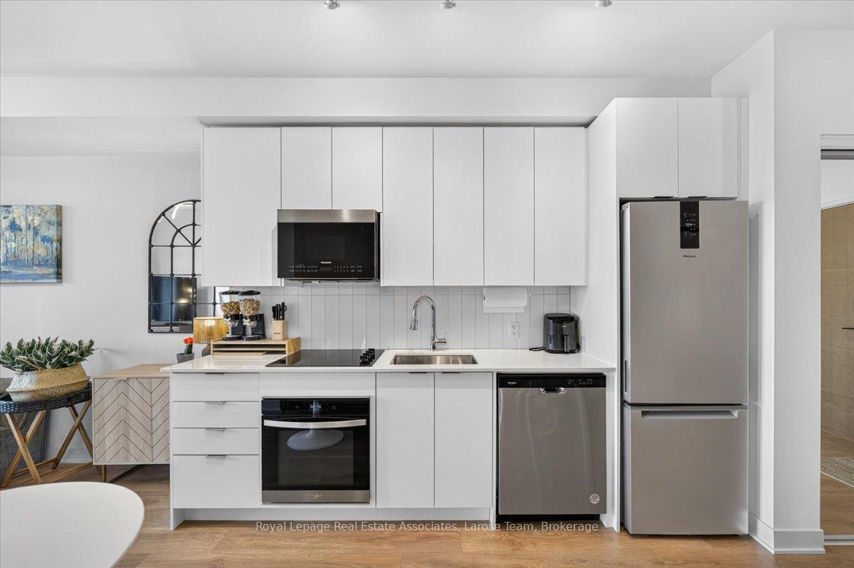 Photo 8 of Unit 3707, 2920 Highway 7 Road, Vaughan, Concord — HOMEH