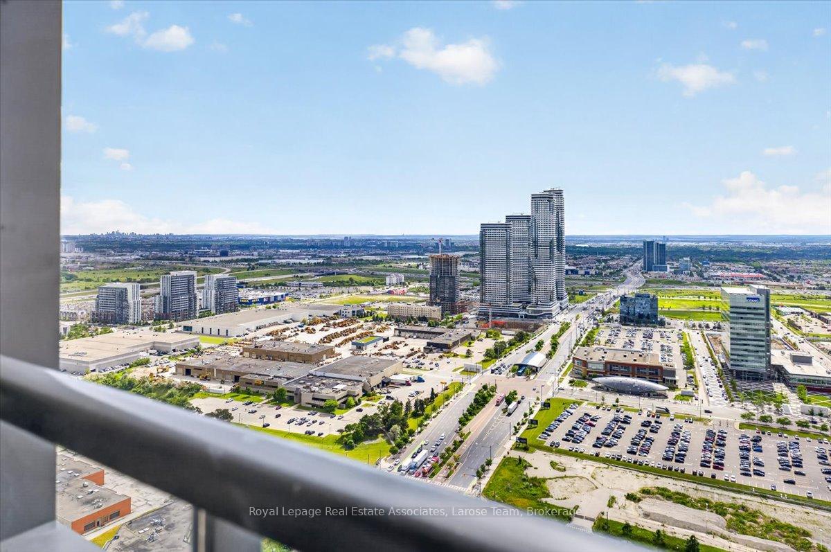Photo 14 of Unit 3707, 2920 Highway 7 Road, Vaughan, Concord — HOMEH