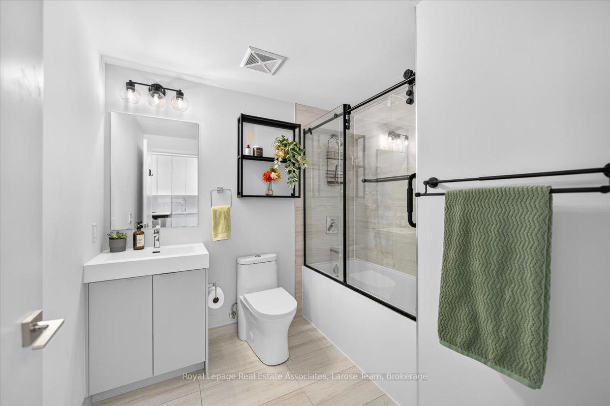 Photo 18 of Unit 3707, 2920 Highway 7 Road, Vaughan, Concord — HOMEH