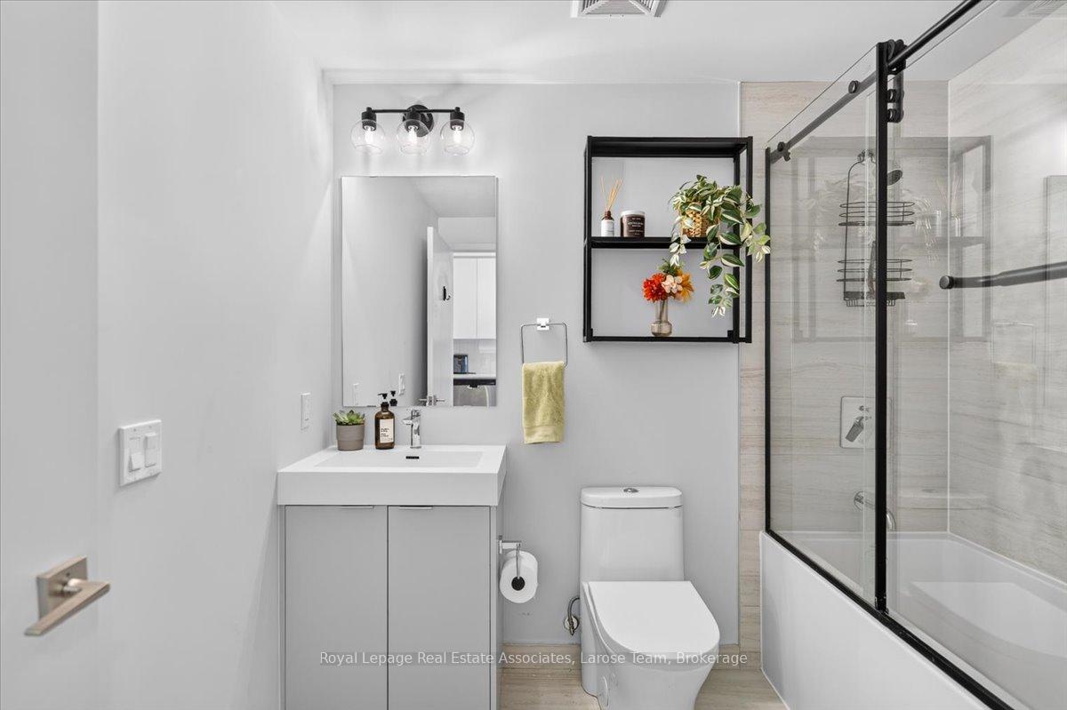 Photo 19 of Unit 3707, 2920 Highway 7 Road, Vaughan, Concord — HOMEH