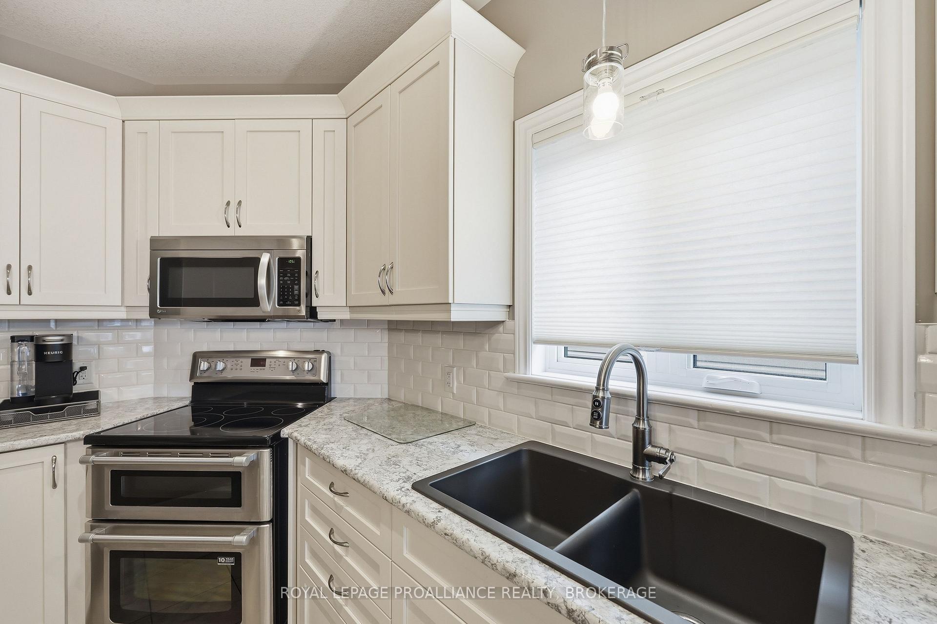 Photo 15 of 1224 Carfa Crescent, Kingston, City Northwest — HOMEH