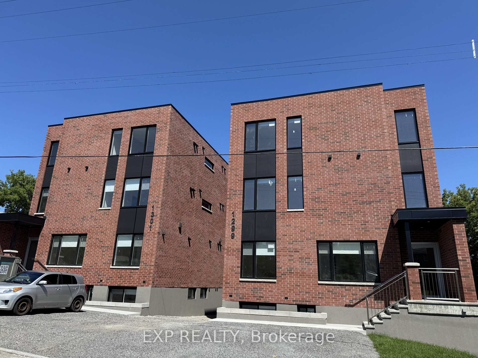 Front of Unit 5, 1301 Dorchester Avenue