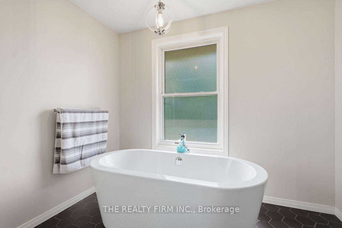 Photo 38 of 808 Elginfield Road, North Middlesex, Rural North Middlesex — HOMEH