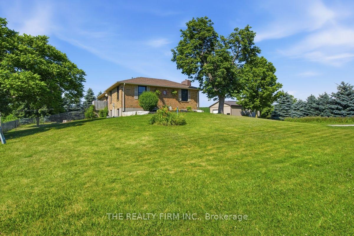 Photo 6 of 808 Elginfield Road, North Middlesex, Rural North Middlesex — HOMEH