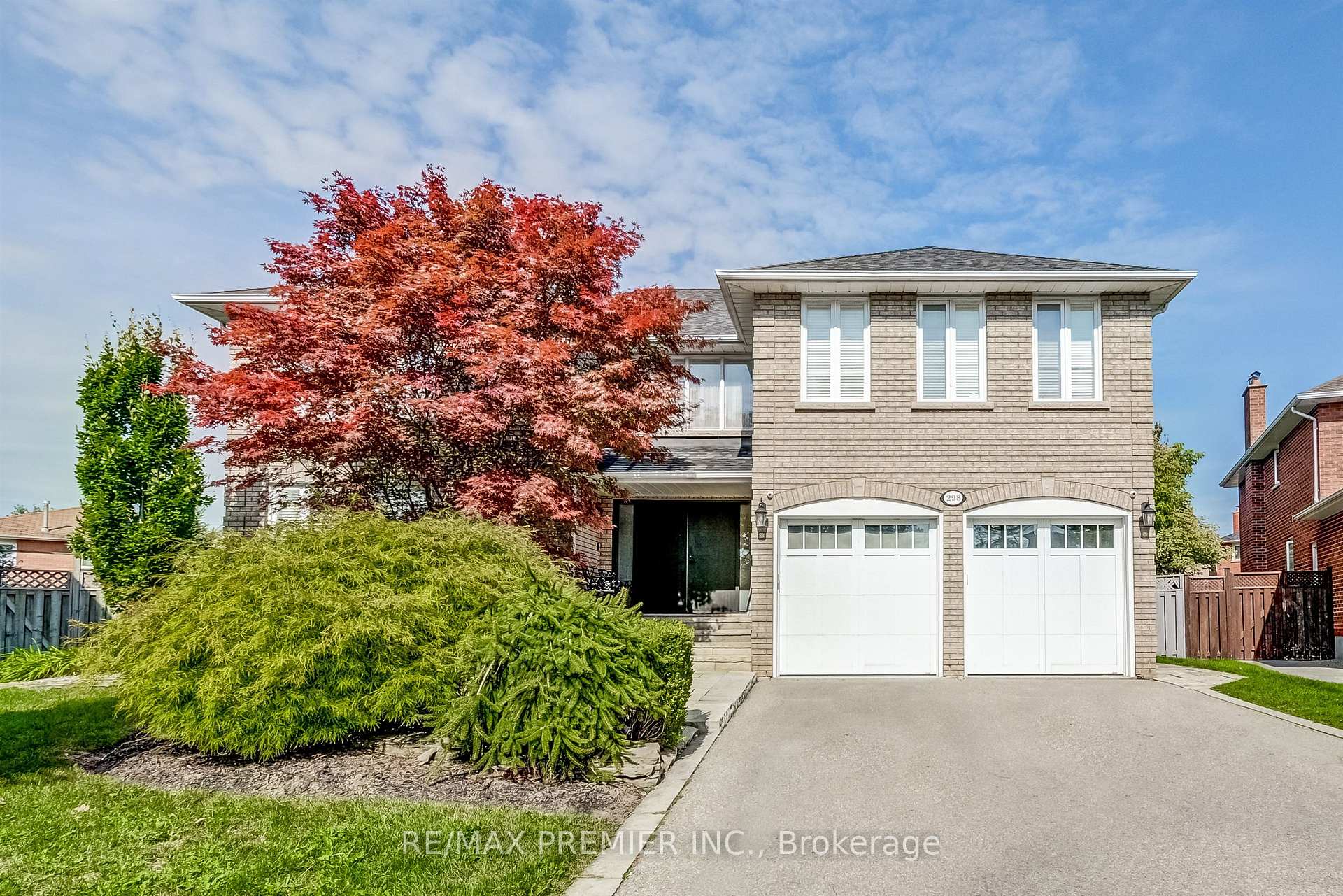 Photo 1 of 298 Castlehill Road, Vaughan, Maple — HOMEH