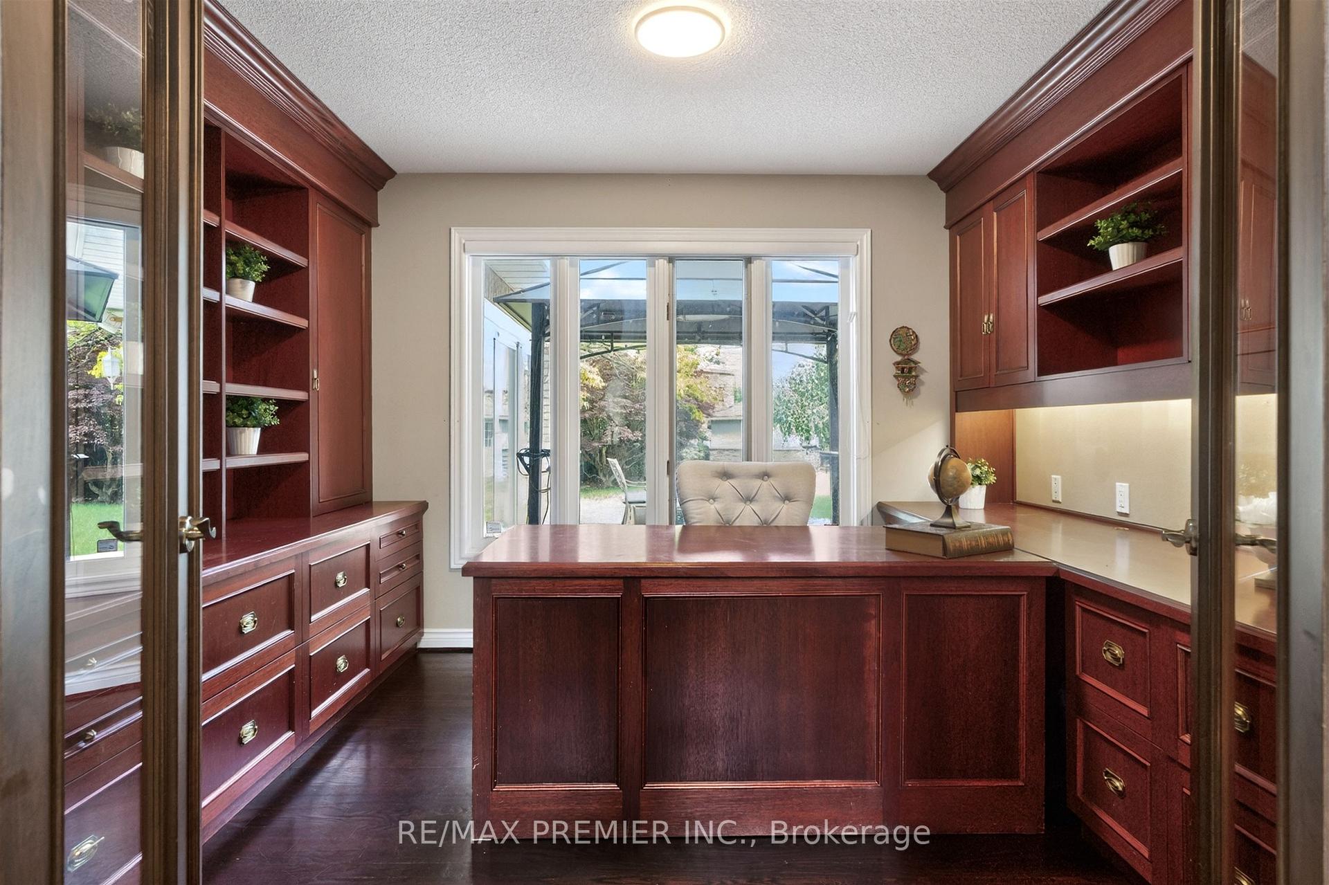 Photo 15 of 298 Castlehill Road, Vaughan, Maple — HOMEH
