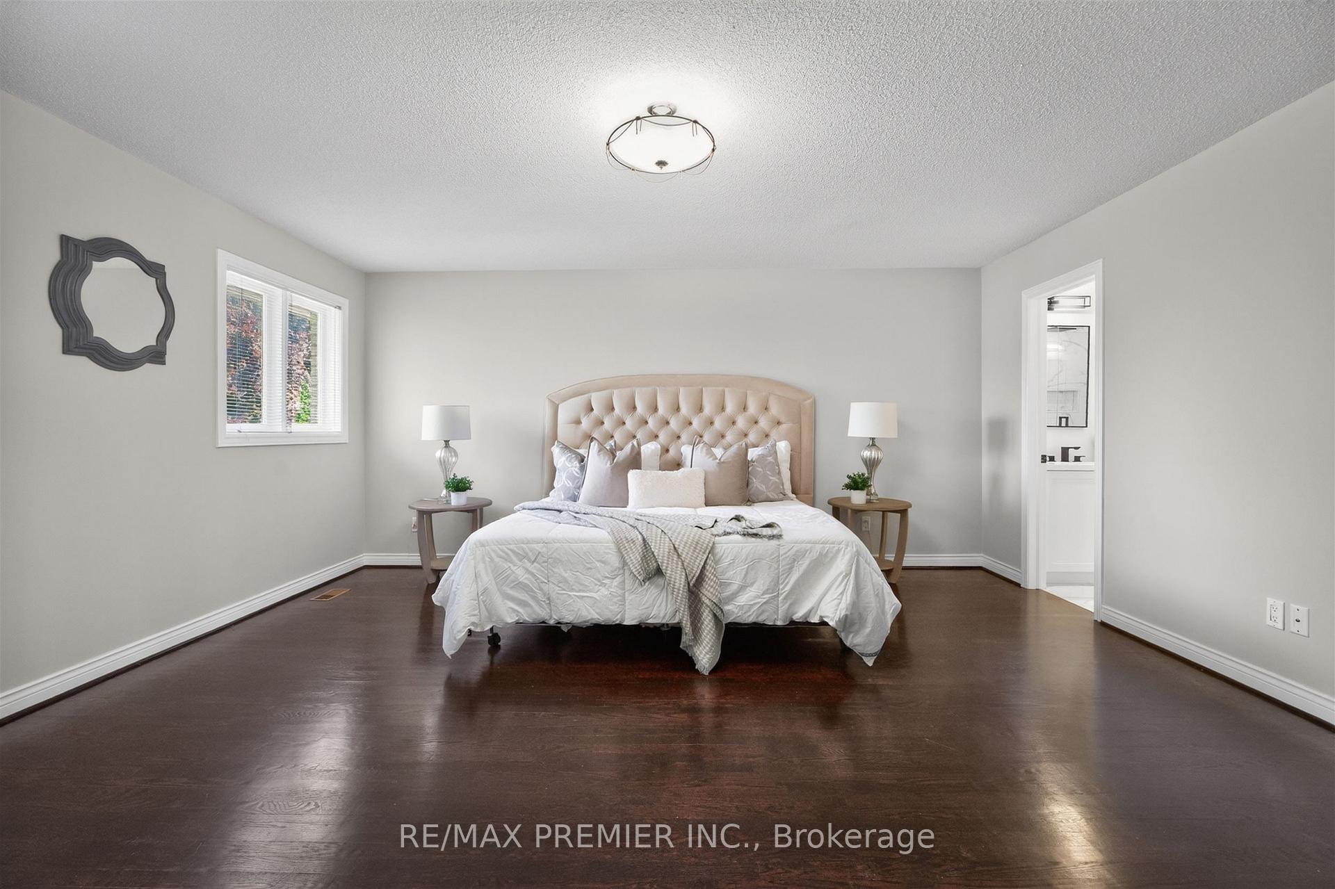Photo 19 of 298 Castlehill Road, Vaughan, Maple — HOMEH