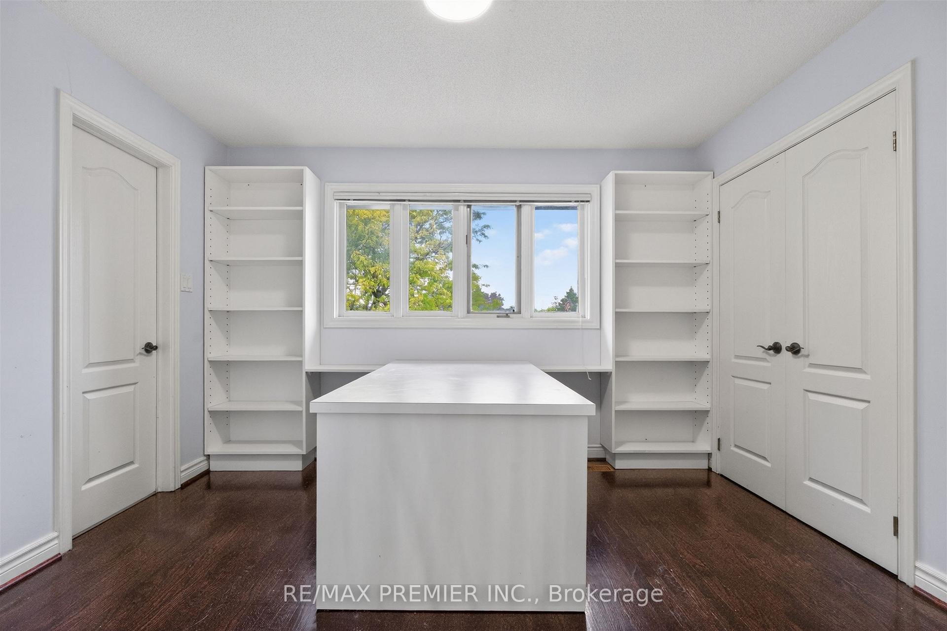 Photo 23 of 298 Castlehill Road, Vaughan, Maple — HOMEH