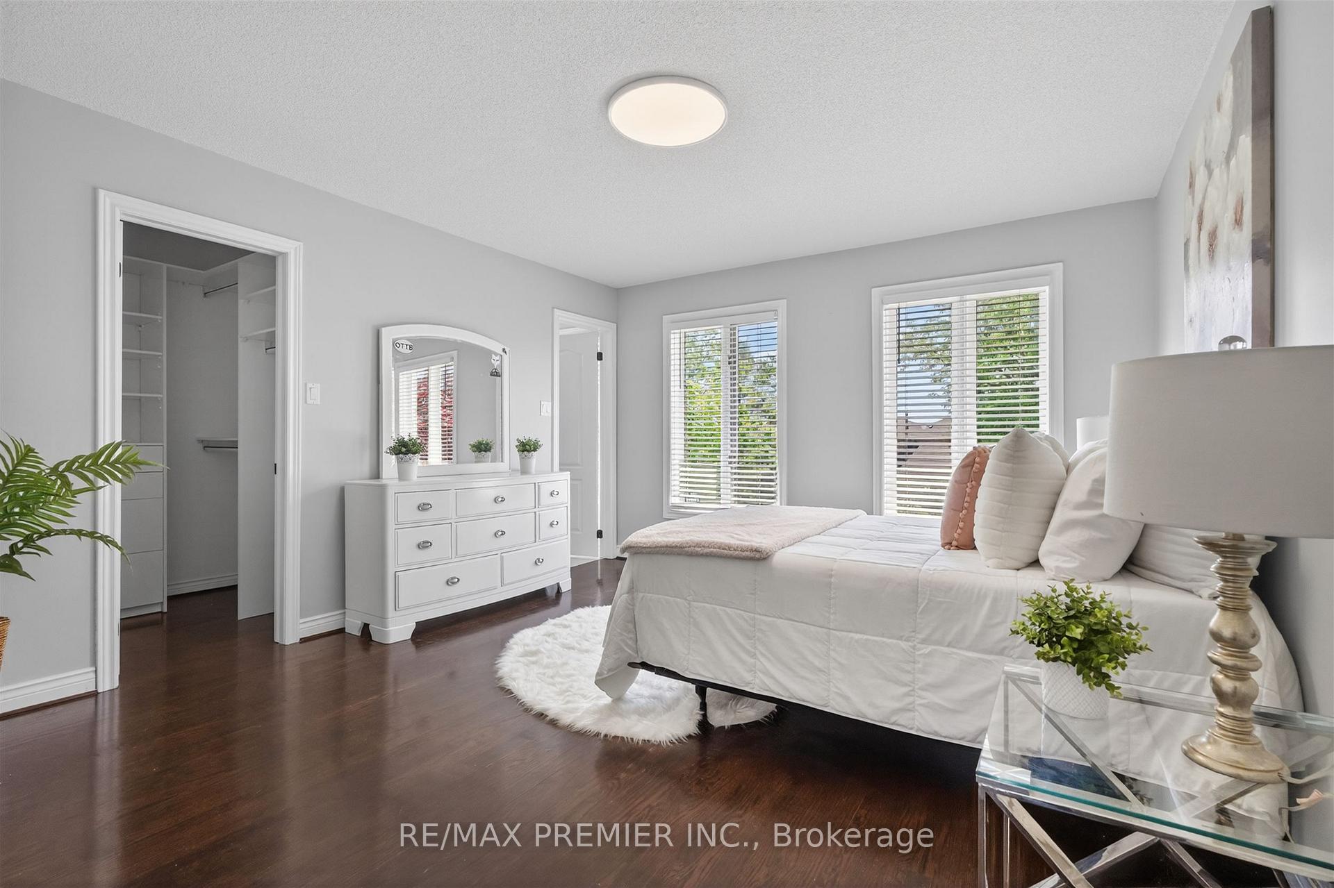 Photo 24 of 298 Castlehill Road, Vaughan, Maple — HOMEH