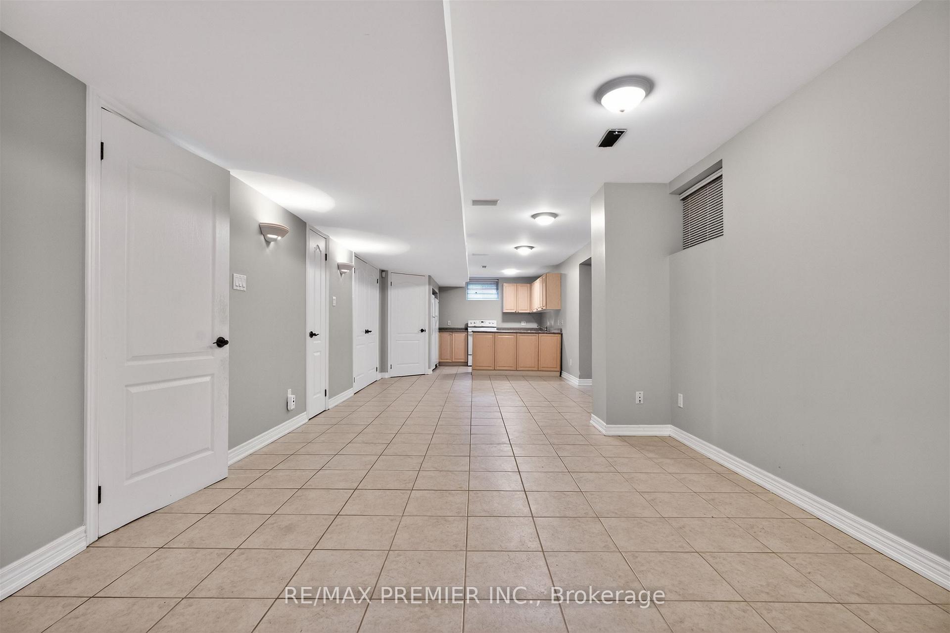 Photo 30 of 298 Castlehill Road, Vaughan, Maple — HOMEH