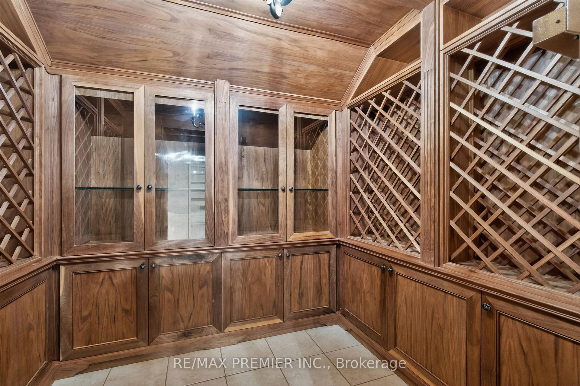 Photo 34 of 298 Castlehill Road, Vaughan, Maple — HOMEH