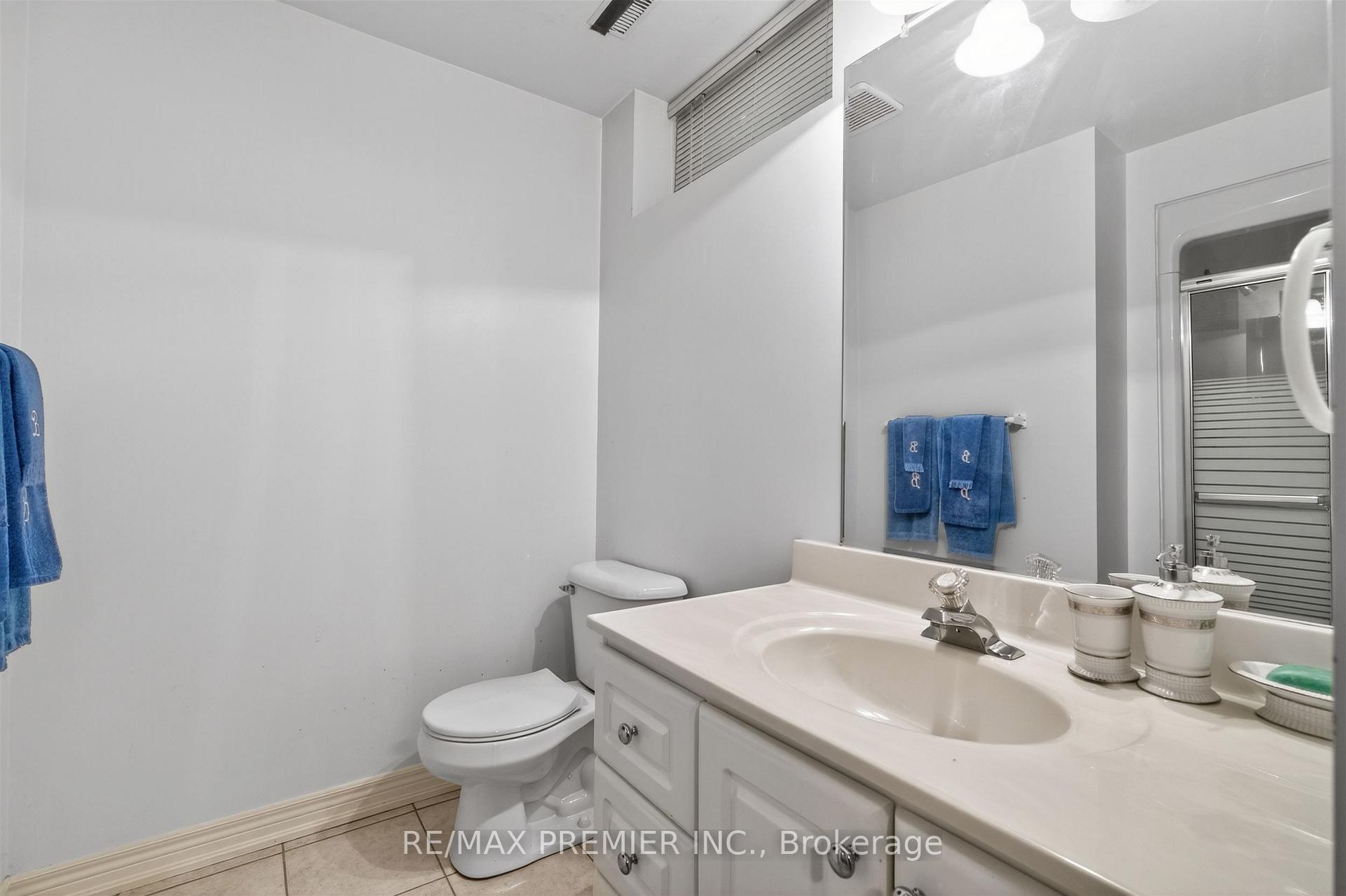 Photo 36 of 298 Castlehill Road, Vaughan, Maple — HOMEH