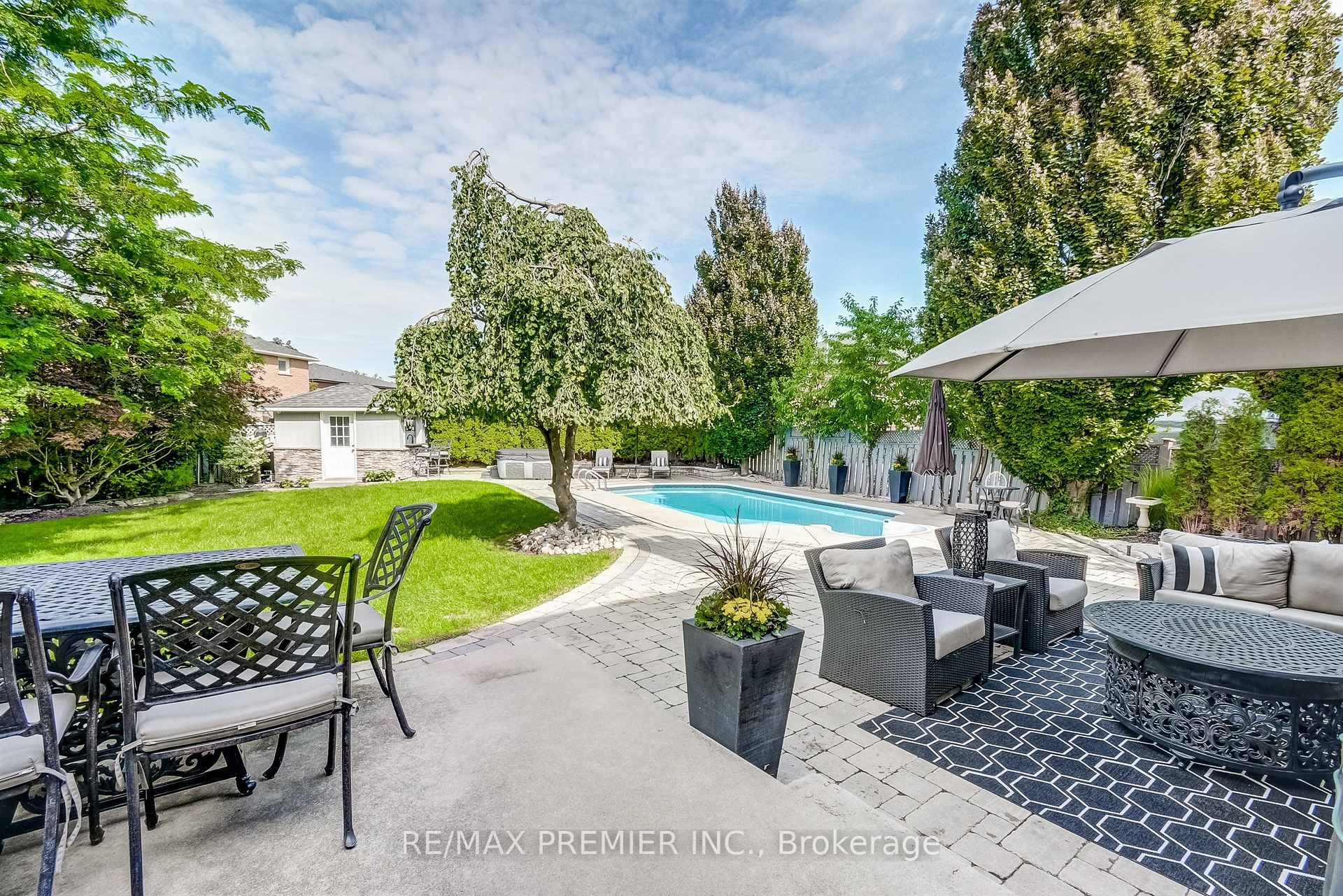 Photo 39 of 298 Castlehill Road, Vaughan, Maple — HOMEH