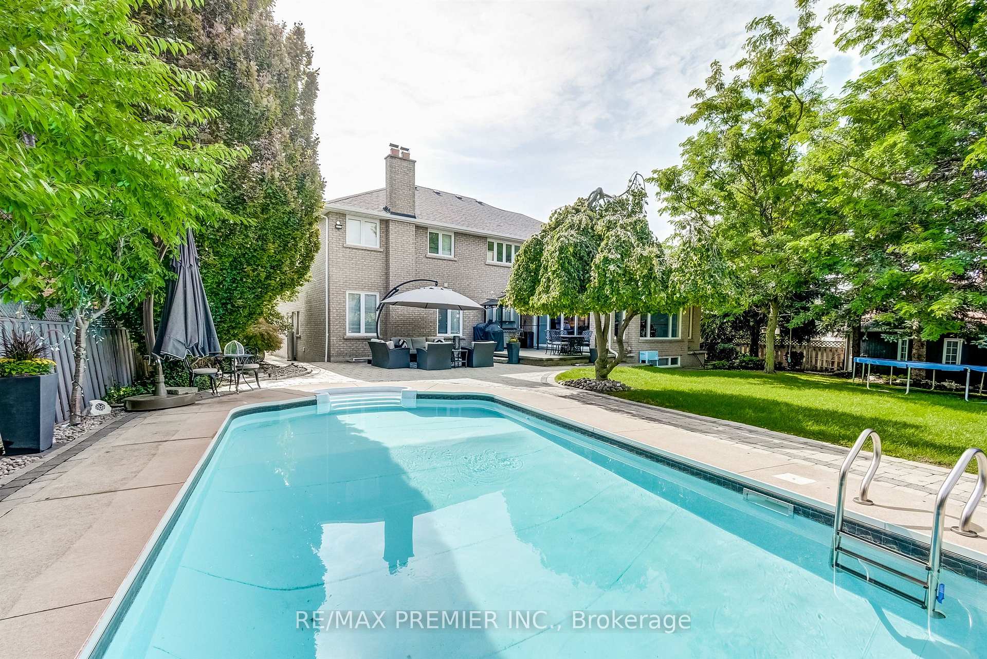 Photo 43 of 298 Castlehill Road, Vaughan, Maple — HOMEH
