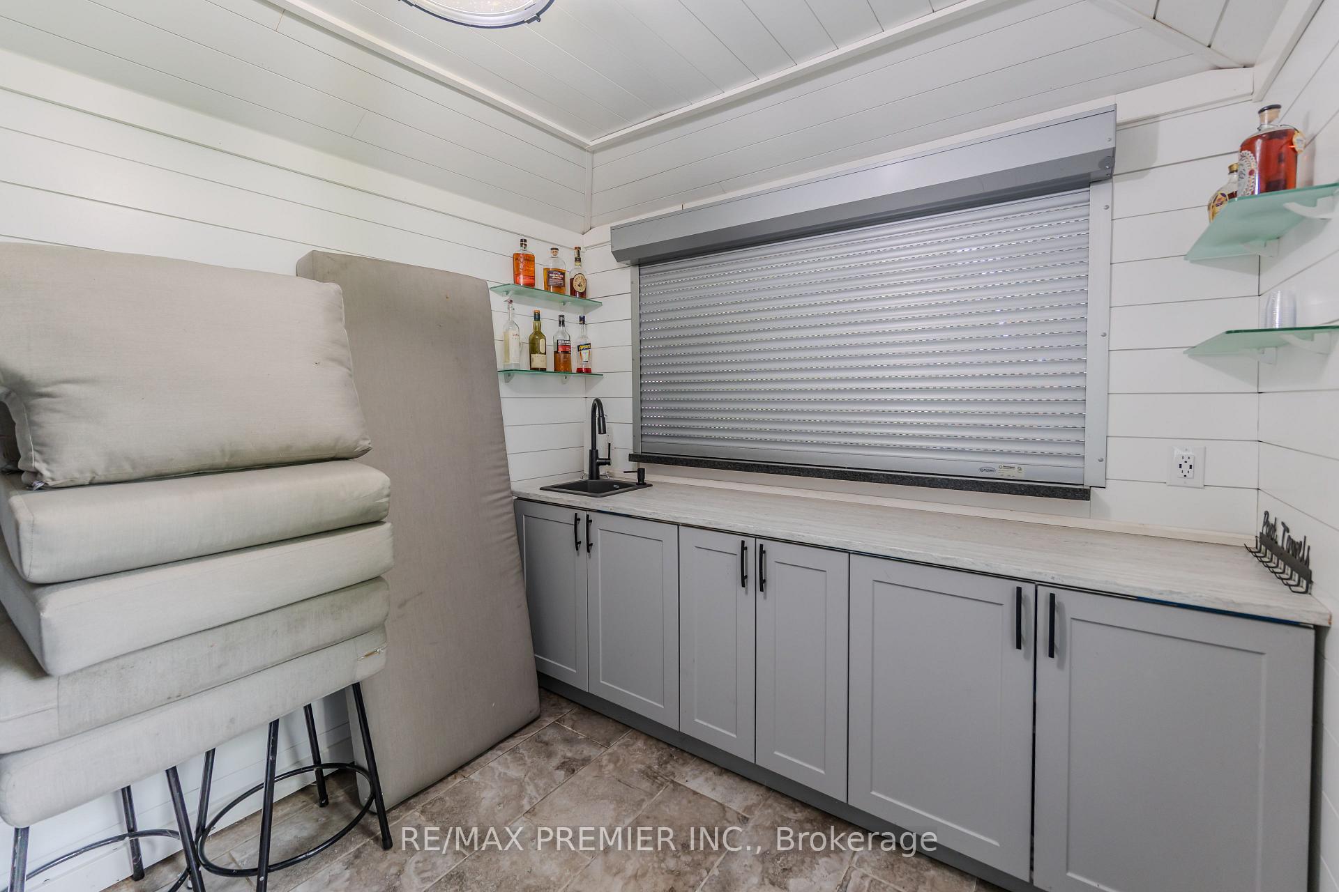 Photo 45 of 298 Castlehill Road, Vaughan, Maple — HOMEH