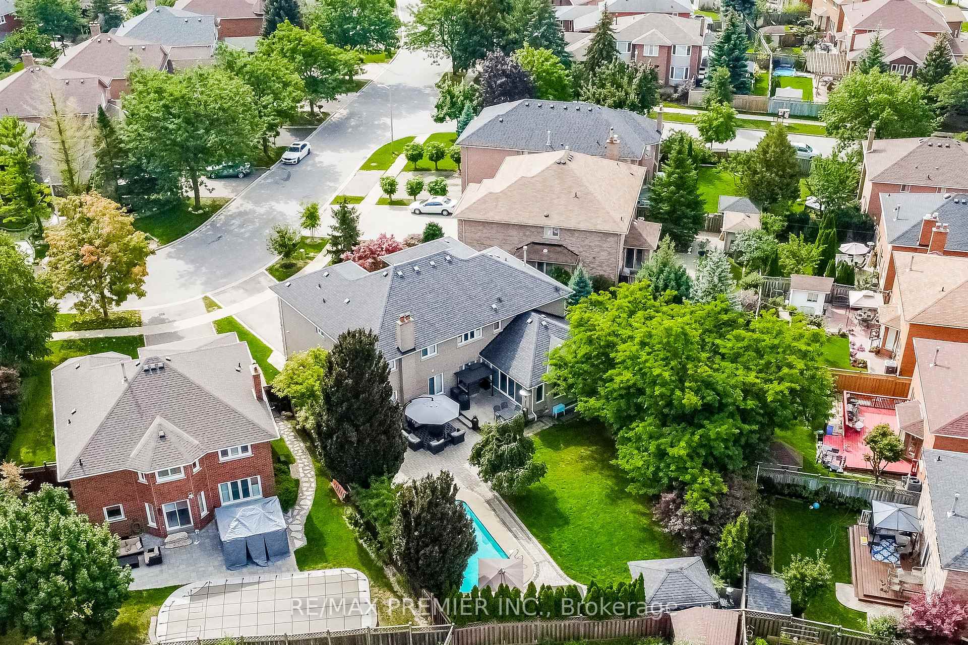 Photo 49 of 298 Castlehill Road, Vaughan, Maple — HOMEH