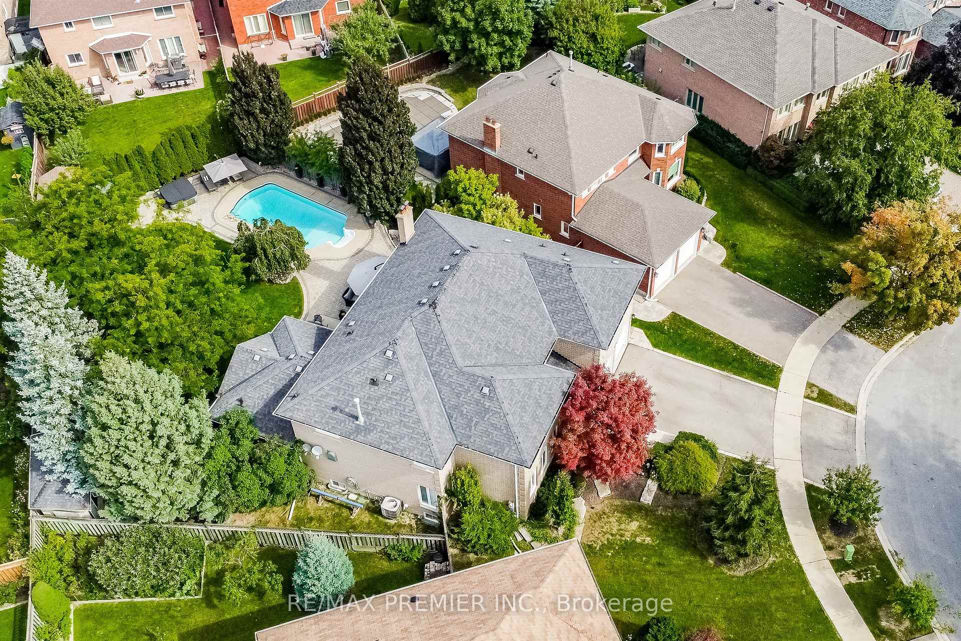 Photo 50 of 298 Castlehill Road, Vaughan, Maple — HOMEH