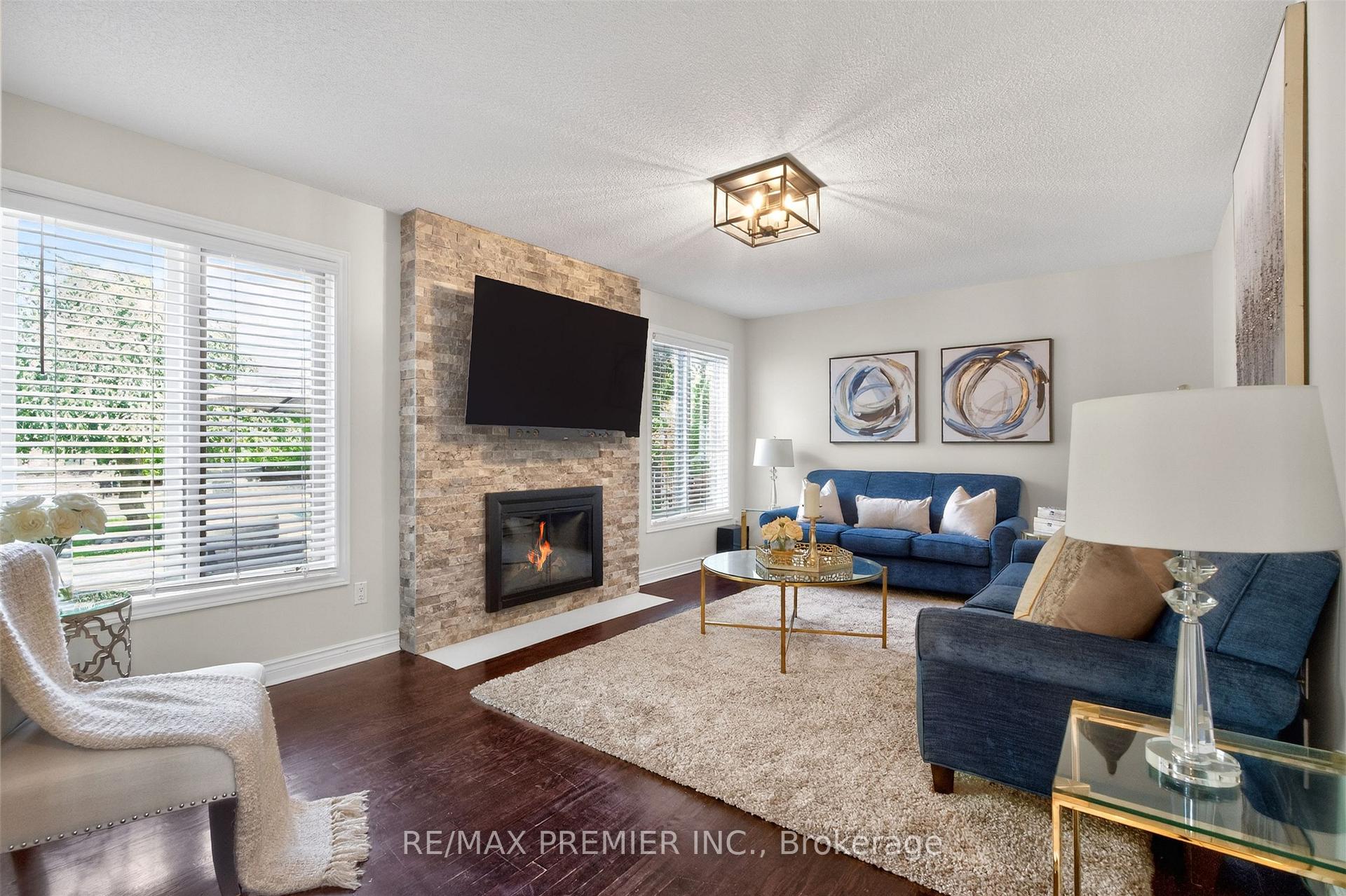 Photo 14 of 298 Castlehill Road, Vaughan, Maple — HOMEH