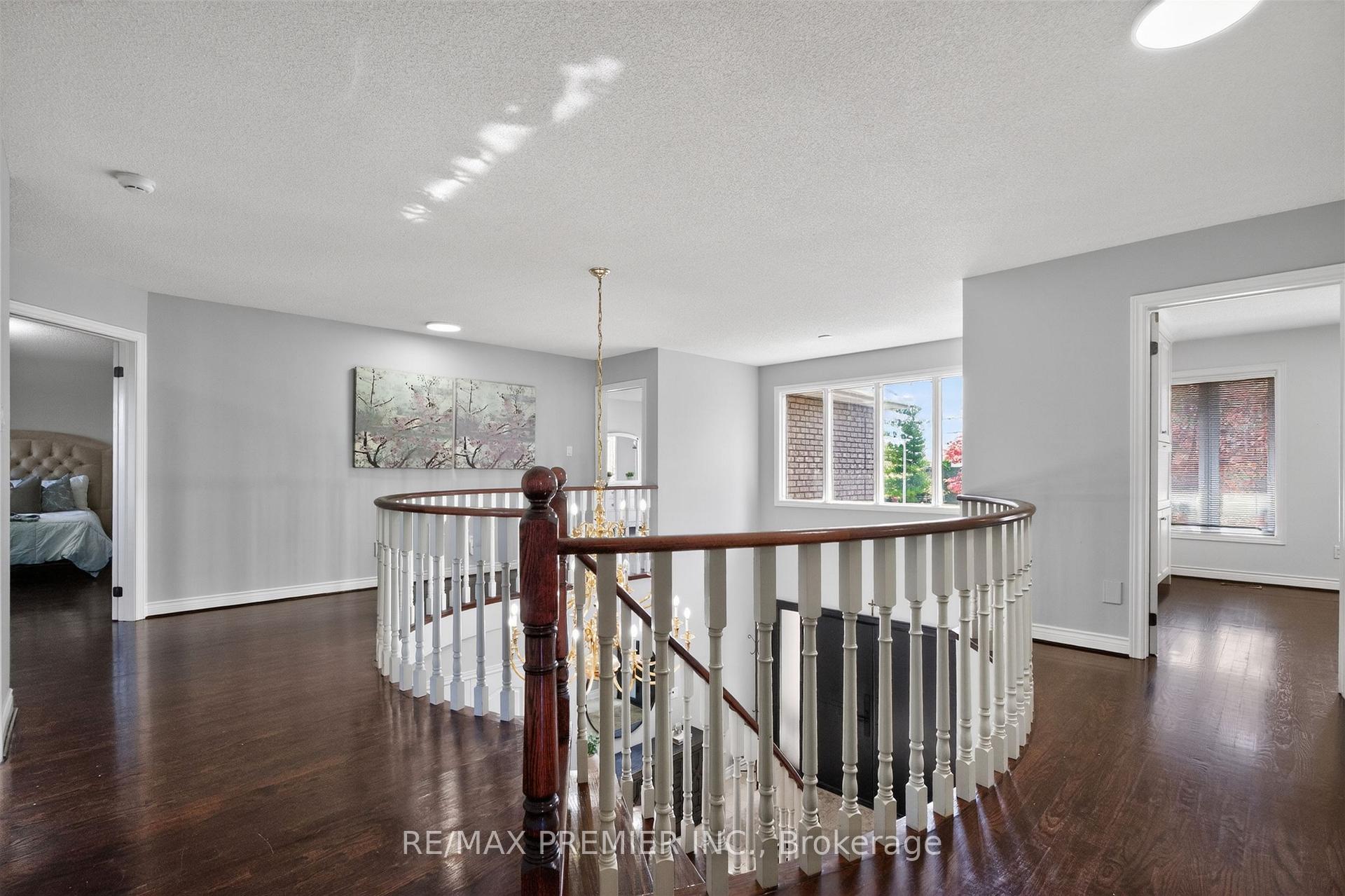 Photo 18 of 298 Castlehill Road, Vaughan, Maple — HOMEH