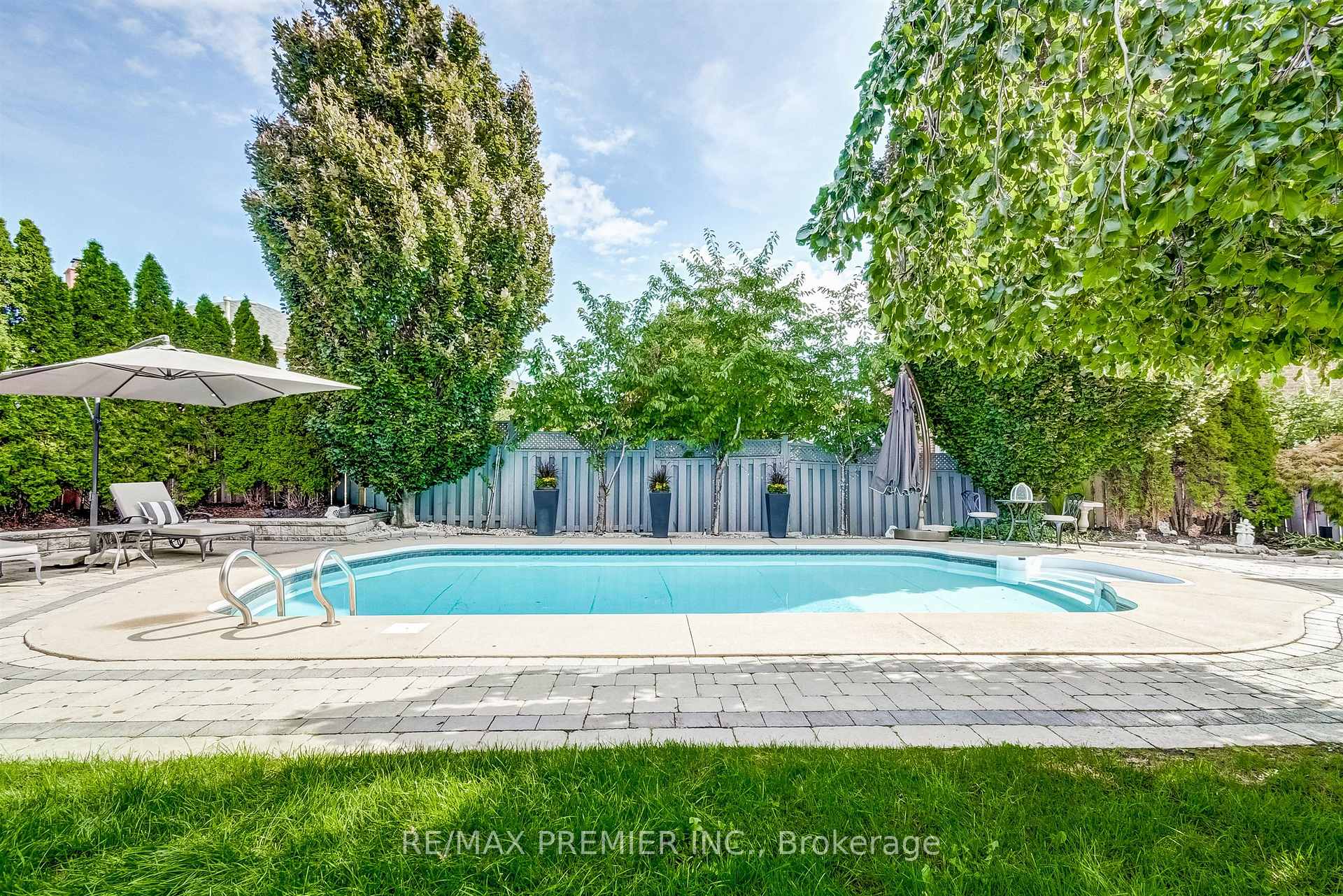 Photo 41 of 298 Castlehill Road, Vaughan, Maple — HOMEH