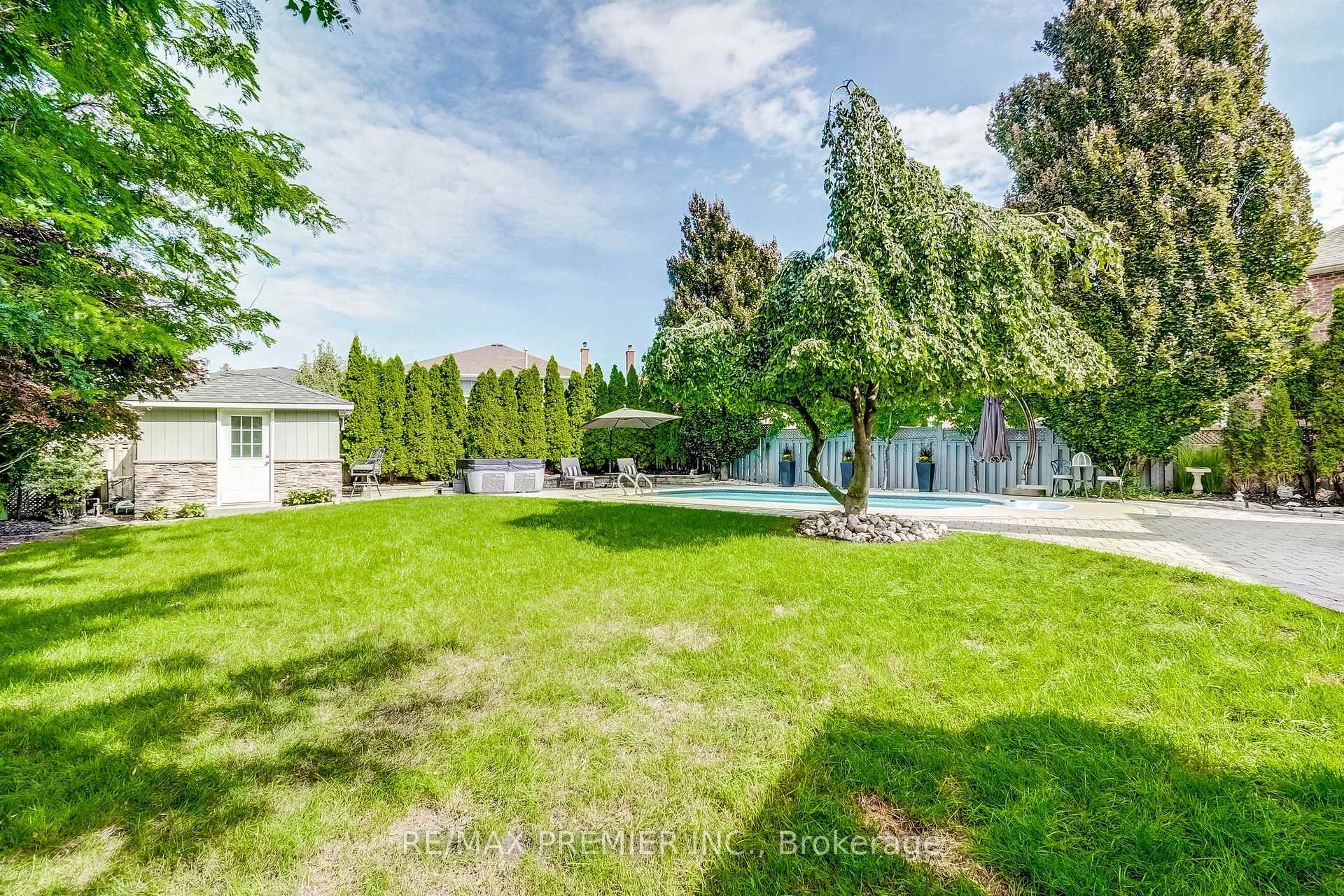 Photo 47 of 298 Castlehill Road, Vaughan, Maple — HOMEH