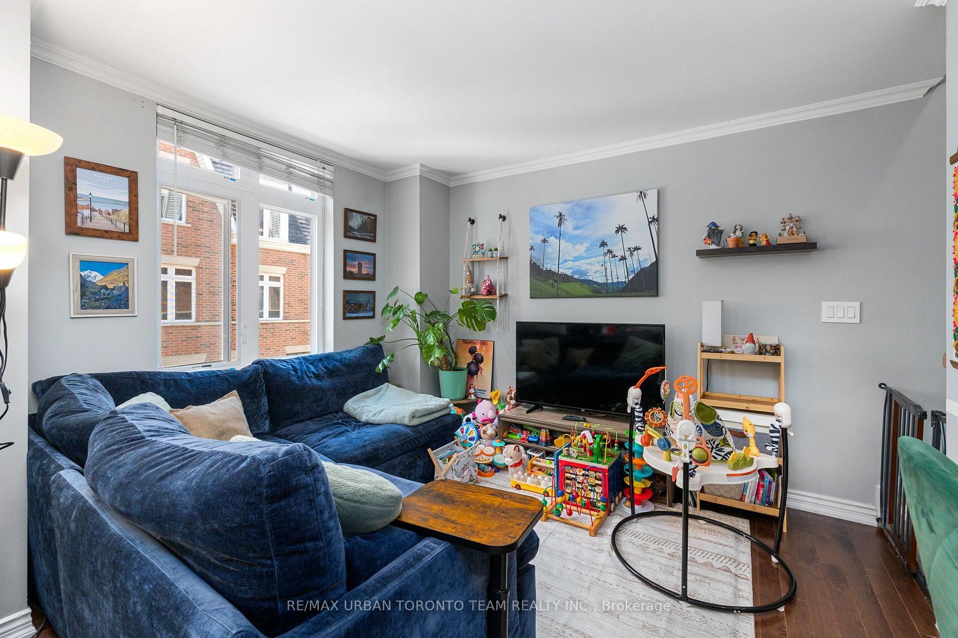 Photo 4 of Unit 21, 85 Lillian Street, Toronto, Mount Pleasant West — HOMEH