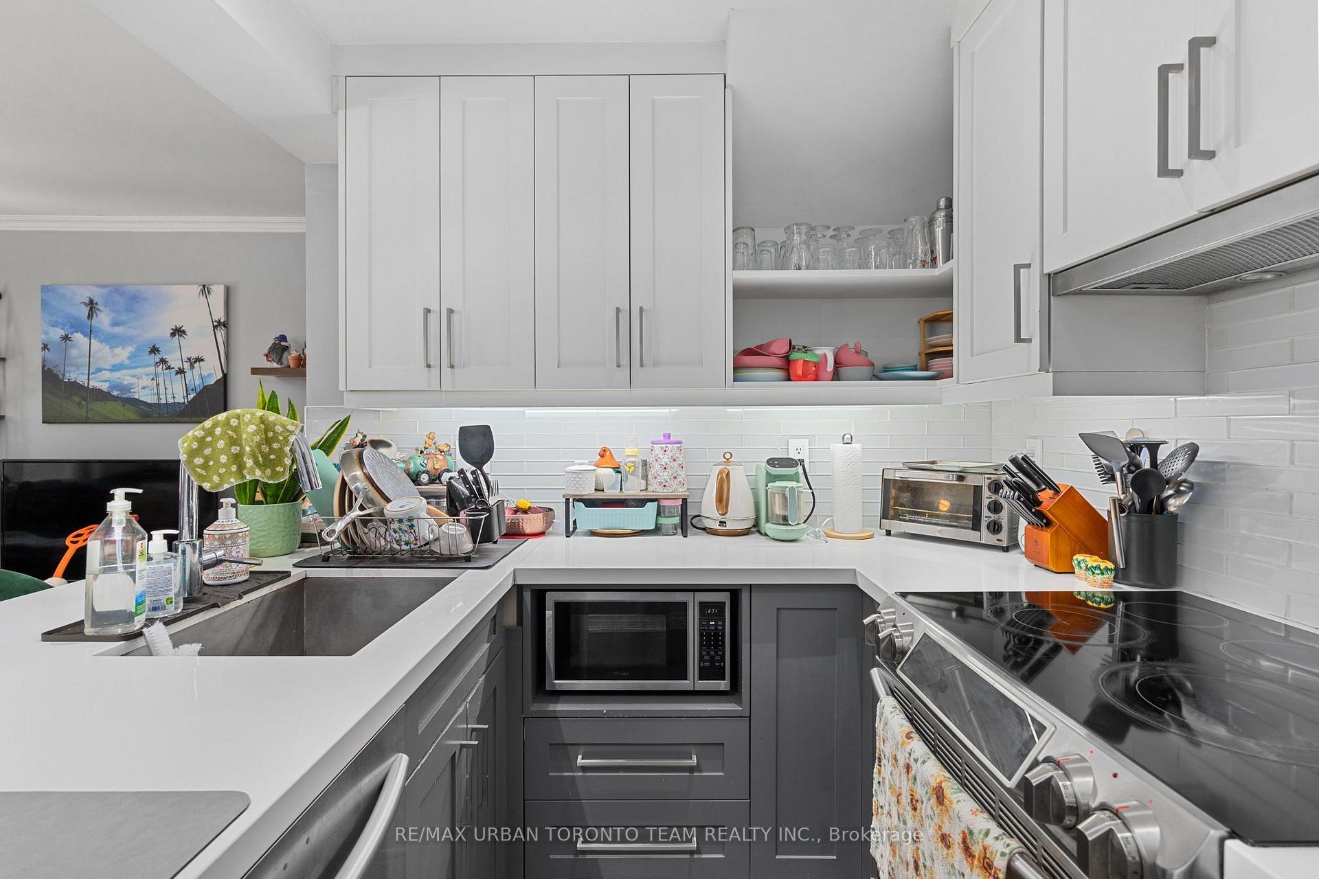 Photo 8 of Unit 21, 85 Lillian Street, Toronto, Mount Pleasant West — HOMEH