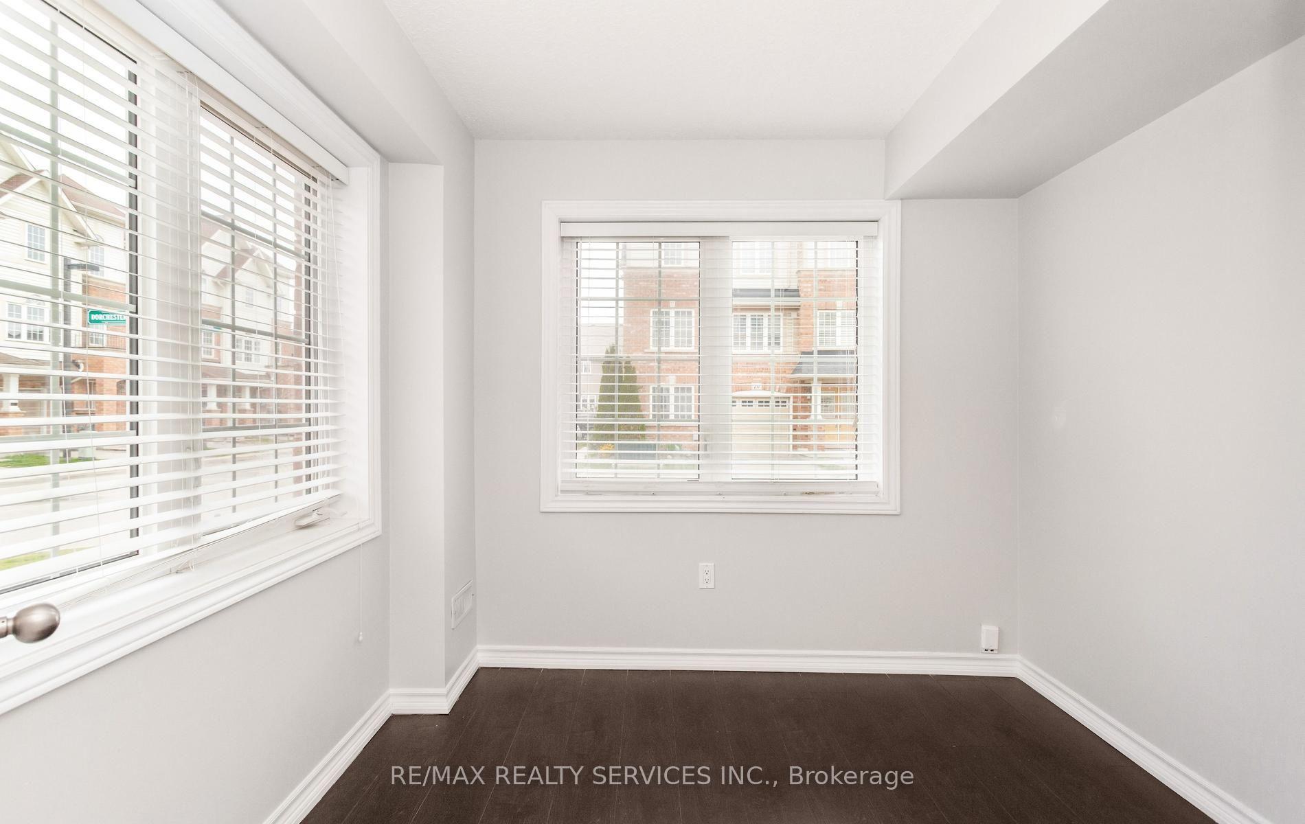 Photo 4 of 21 Dorchester Terrace, Hamilton, Stoney Creek Mountain — HOMEH