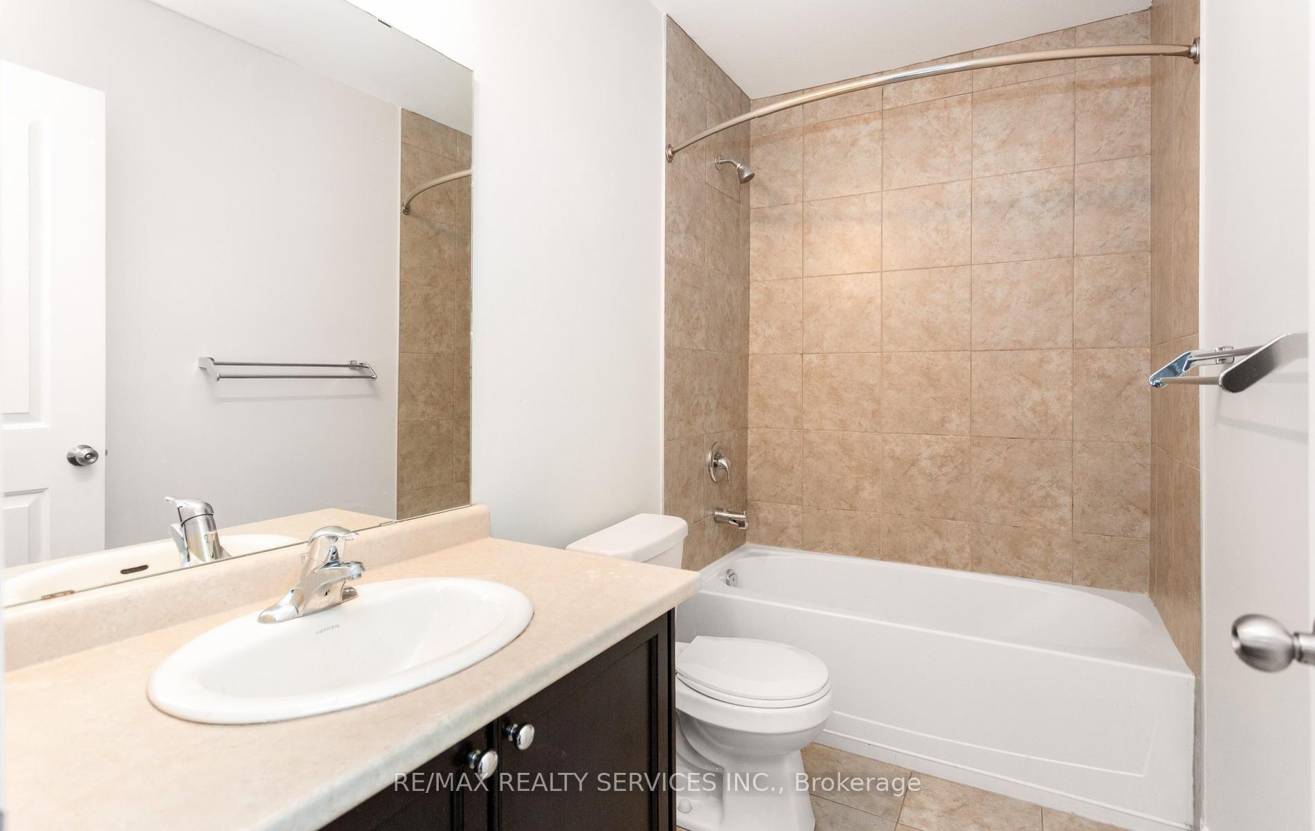 Photo 10 of 21 Dorchester Terrace, Hamilton, Stoney Creek Mountain — HOMEH