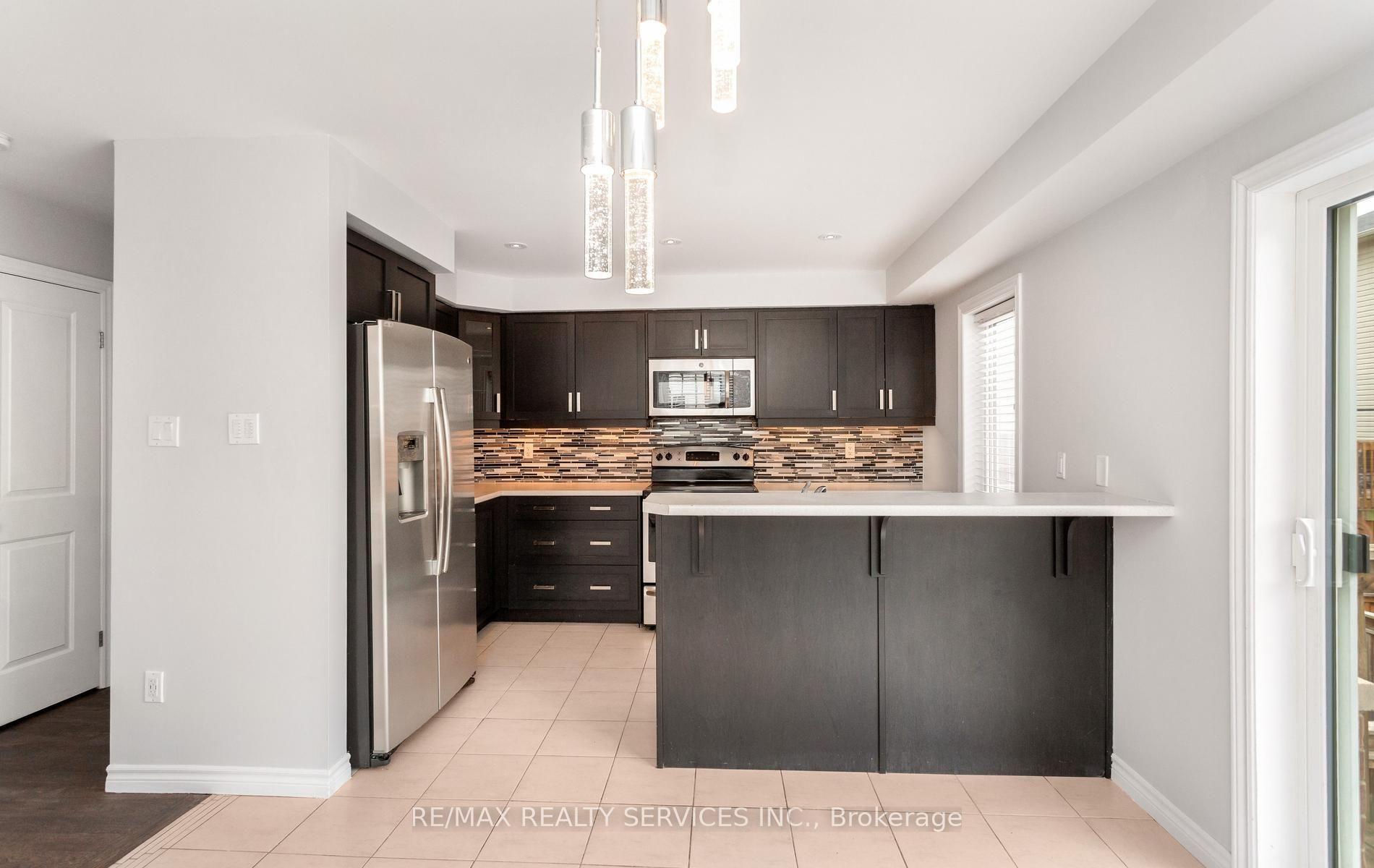 Photo 17 of 21 Dorchester Terrace, Hamilton, Stoney Creek Mountain — HOMEH