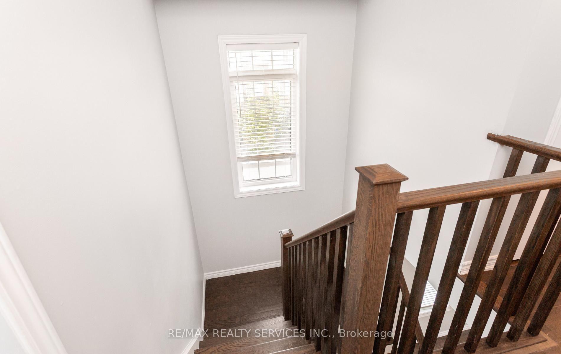 Photo 27 of 21 Dorchester Terrace, Hamilton, Stoney Creek Mountain — HOMEH