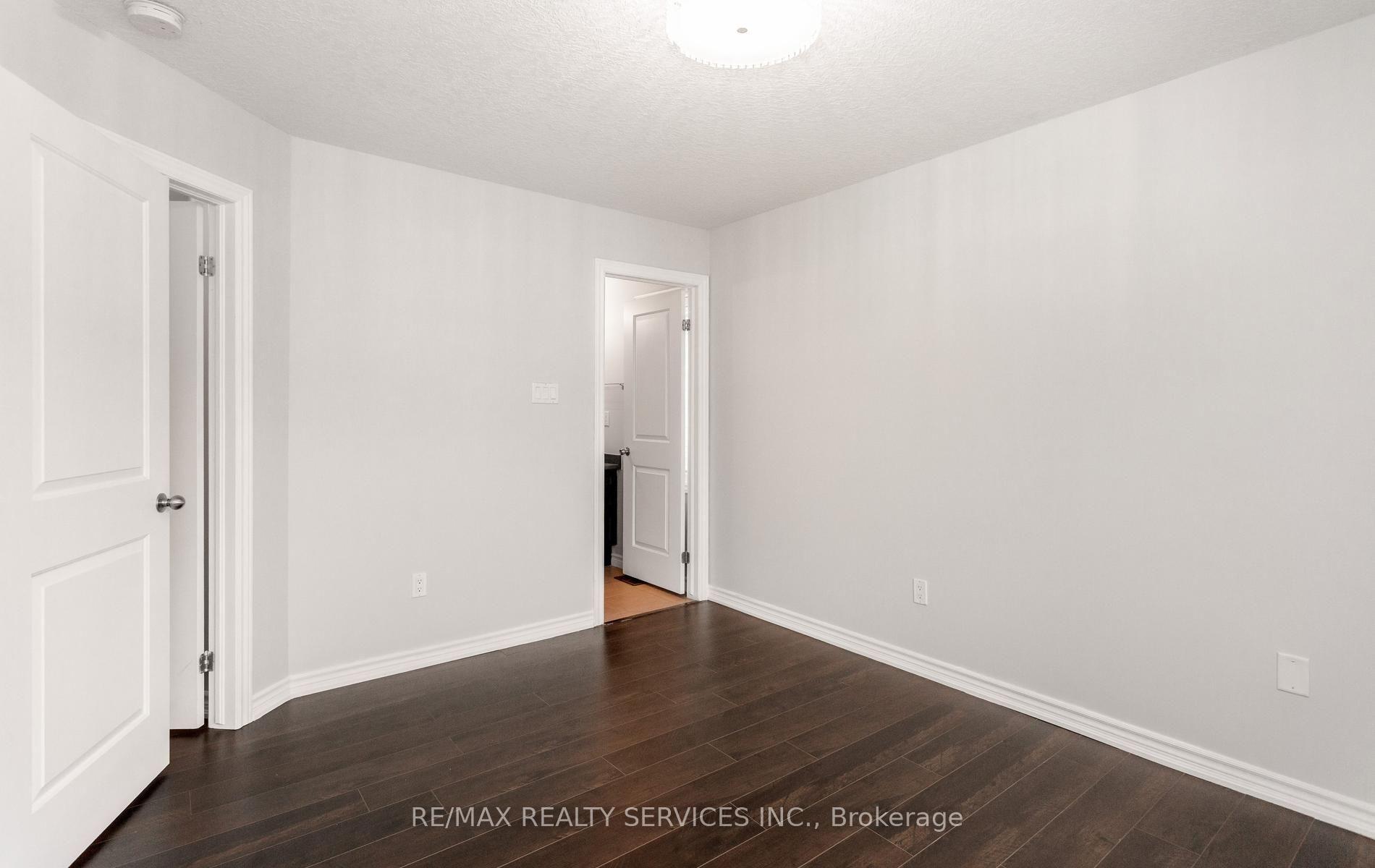 Photo 31 of 21 Dorchester Terrace, Hamilton, Stoney Creek Mountain — HOMEH