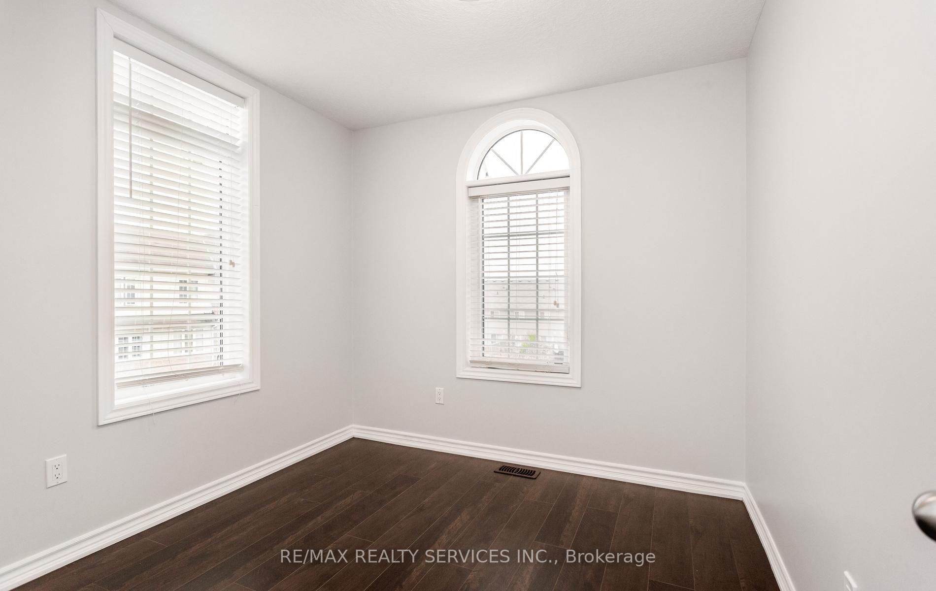 Photo 38 of 21 Dorchester Terrace, Hamilton, Stoney Creek Mountain — HOMEH