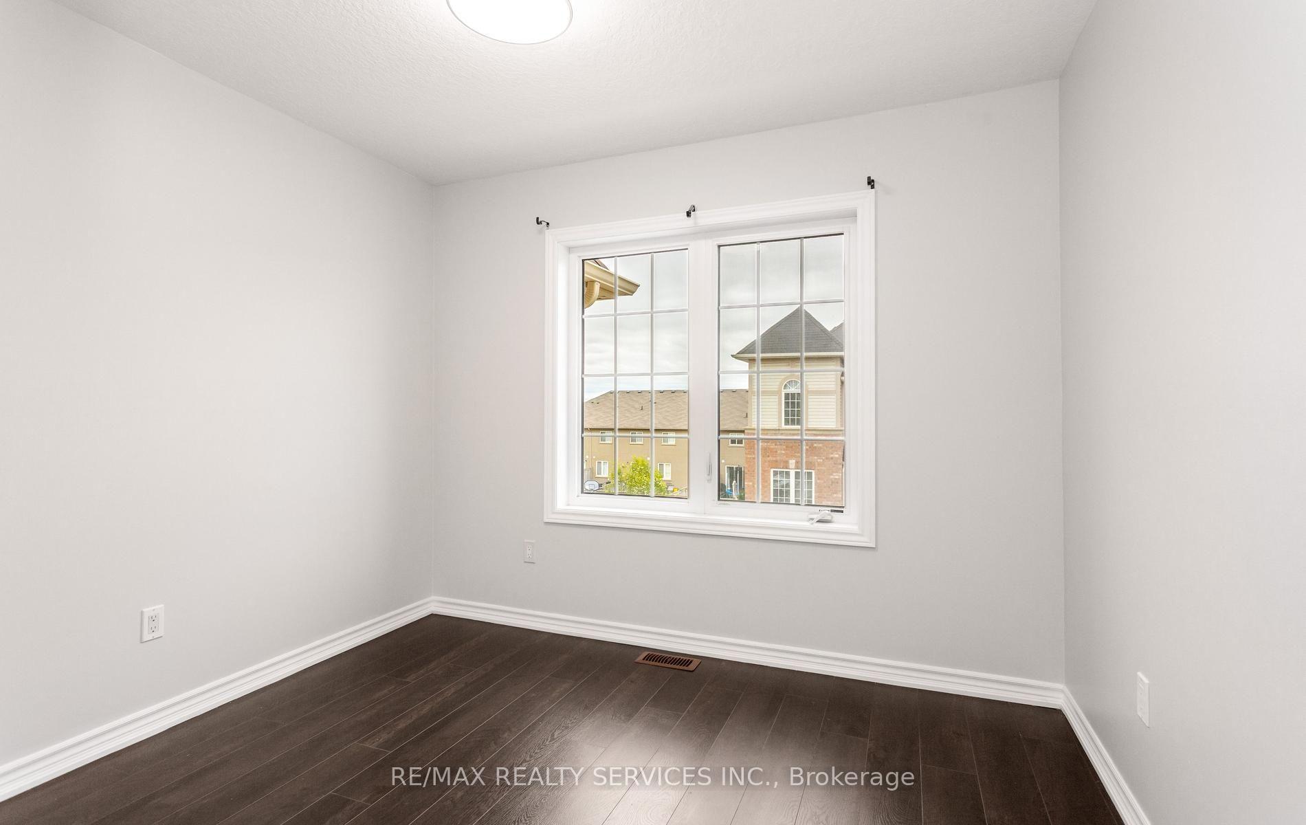Photo 40 of 21 Dorchester Terrace, Hamilton, Stoney Creek Mountain — HOMEH