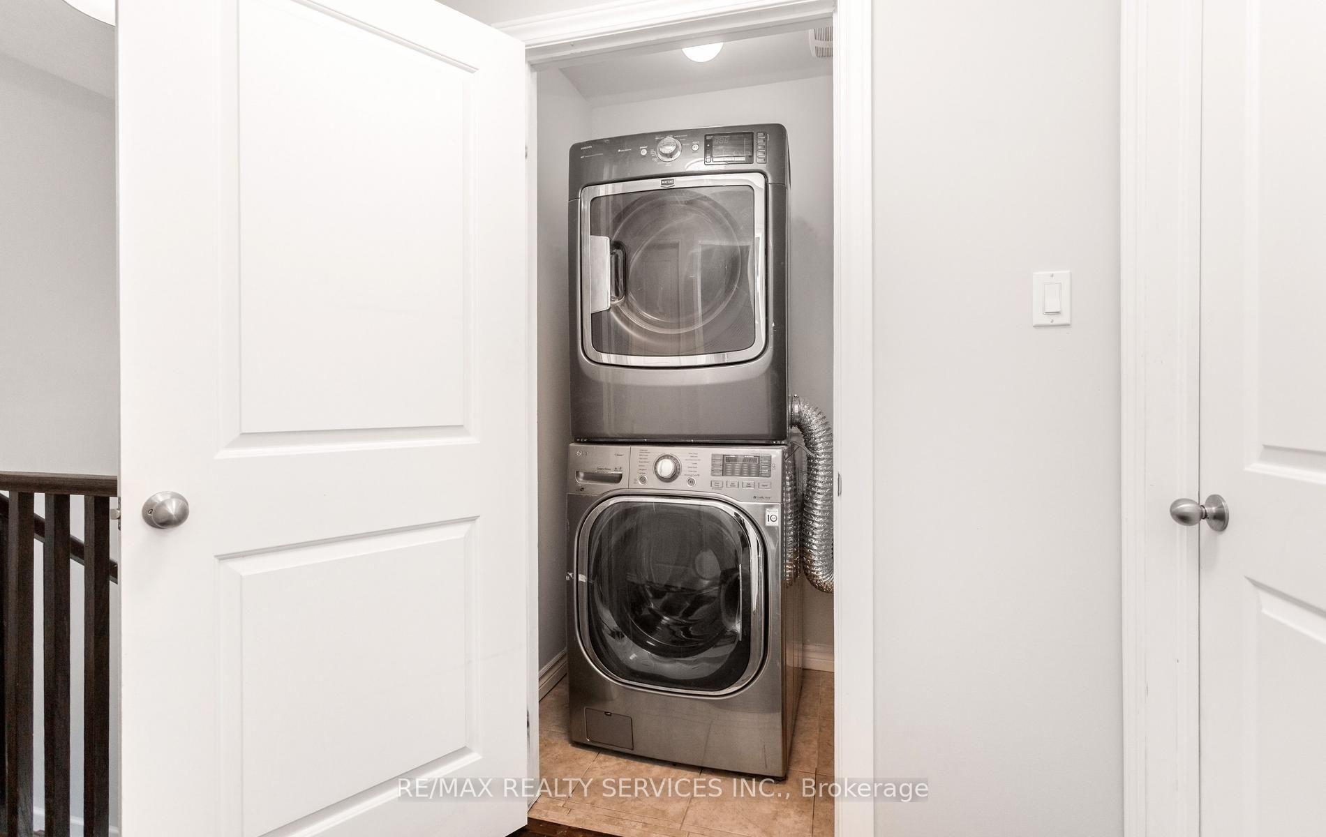 Photo 43 of 21 Dorchester Terrace, Hamilton, Stoney Creek Mountain — HOMEH