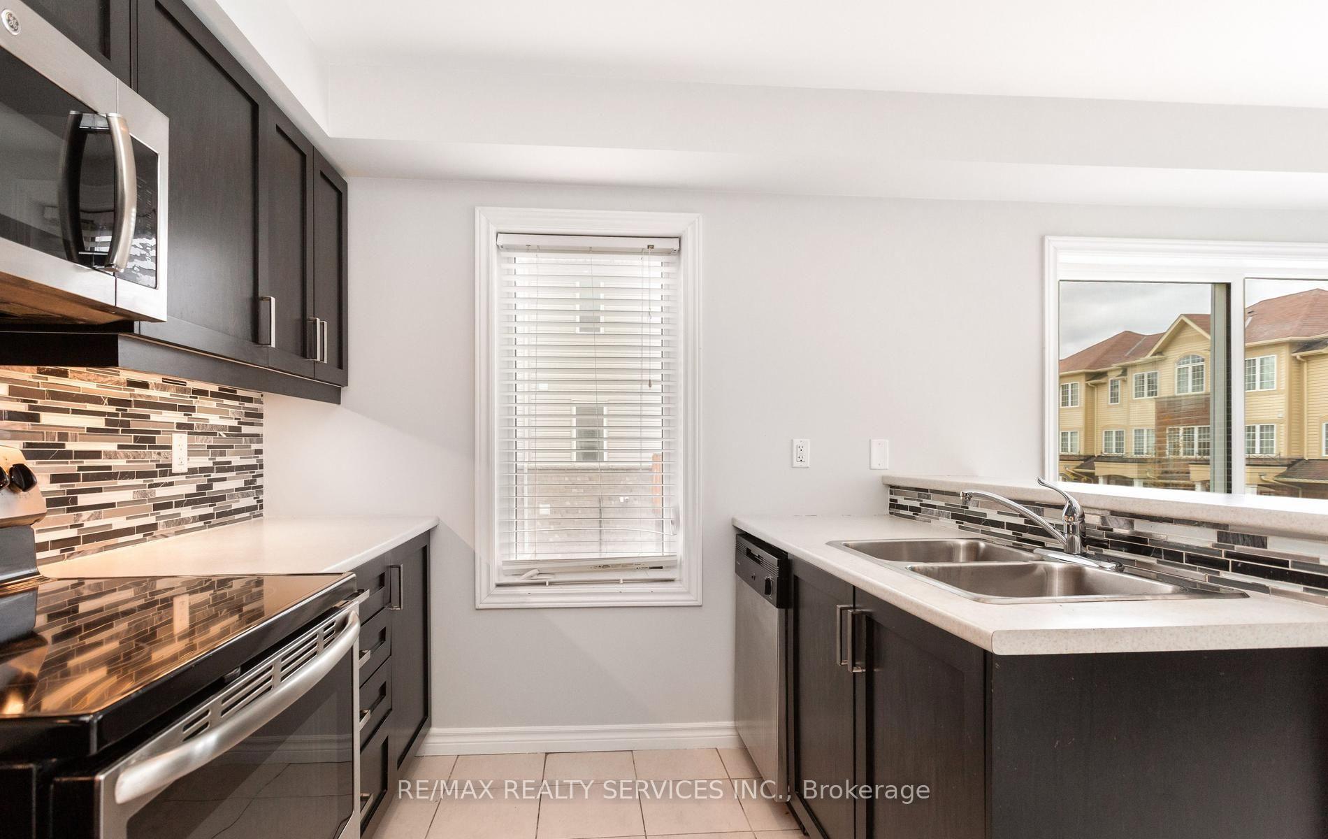 Photo 21 of 21 Dorchester Terrace, Hamilton, Stoney Creek Mountain — HOMEH