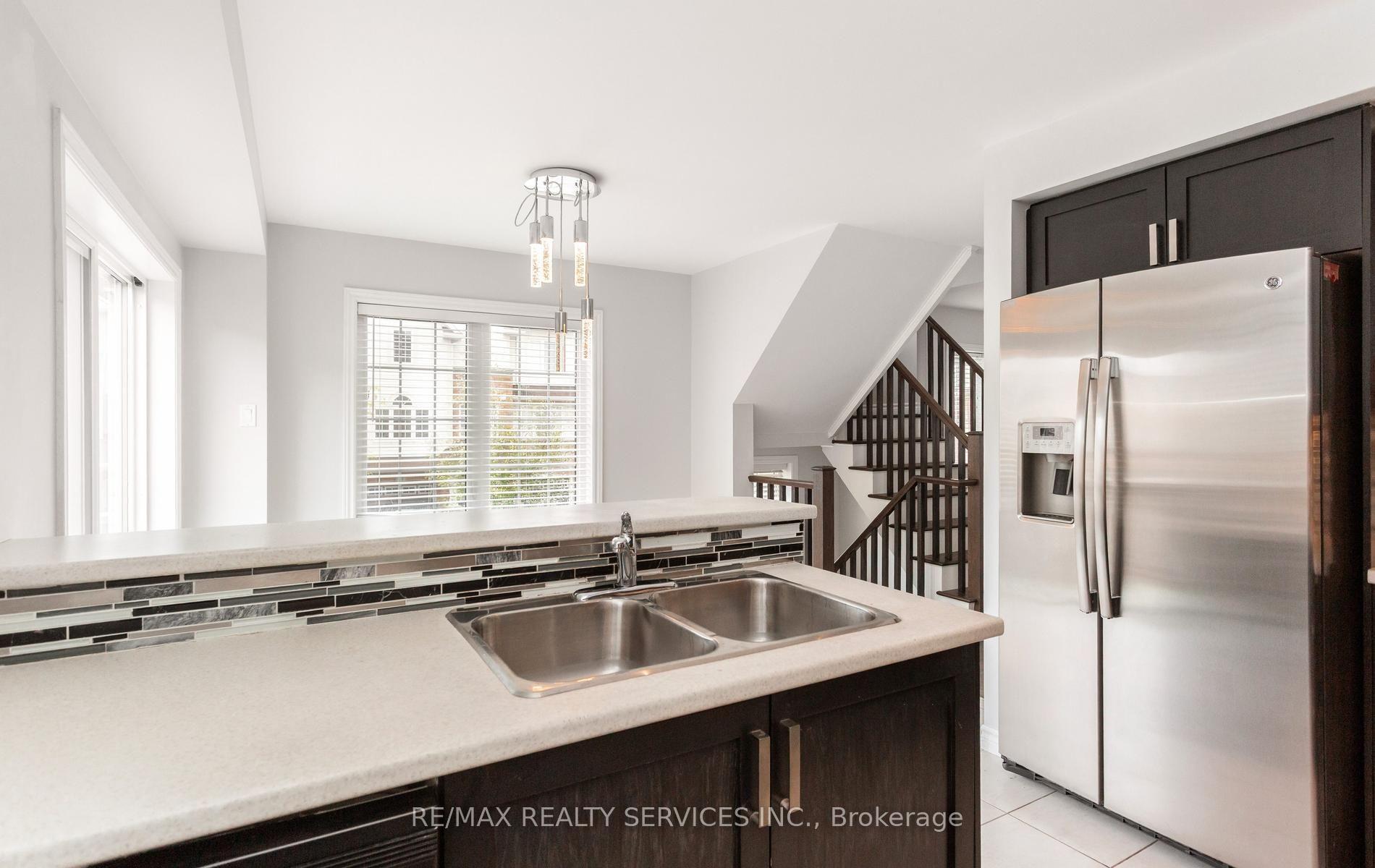 Photo 22 of 21 Dorchester Terrace, Hamilton, Stoney Creek Mountain — HOMEH