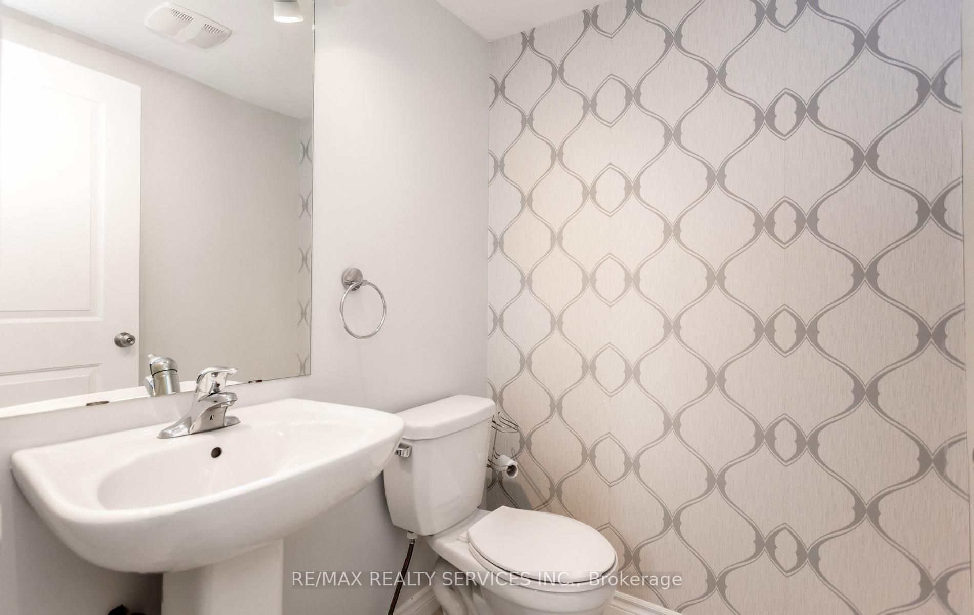 Photo 24 of 21 Dorchester Terrace, Hamilton, Stoney Creek Mountain — HOMEH
