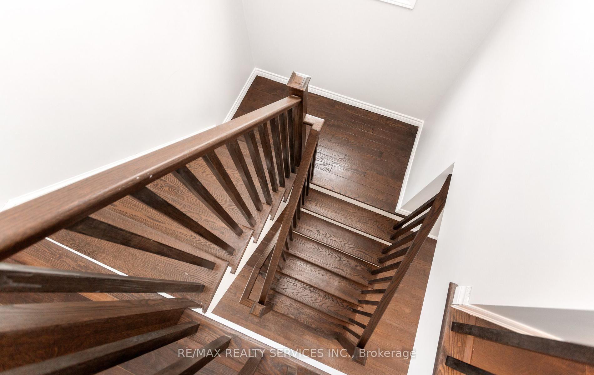 Photo 26 of 21 Dorchester Terrace, Hamilton, Stoney Creek Mountain — HOMEH