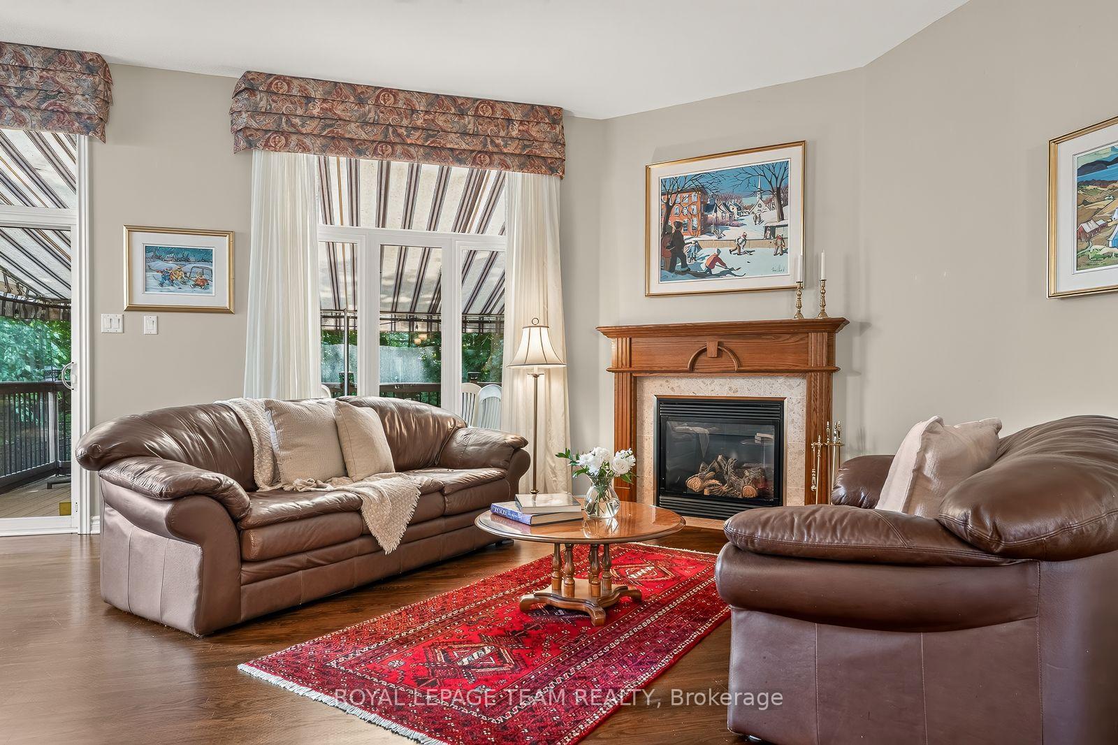 Photo 3 of 102 Golflinks Drive, Ottawa, Barrhaven - Stonebridge — HOMEH