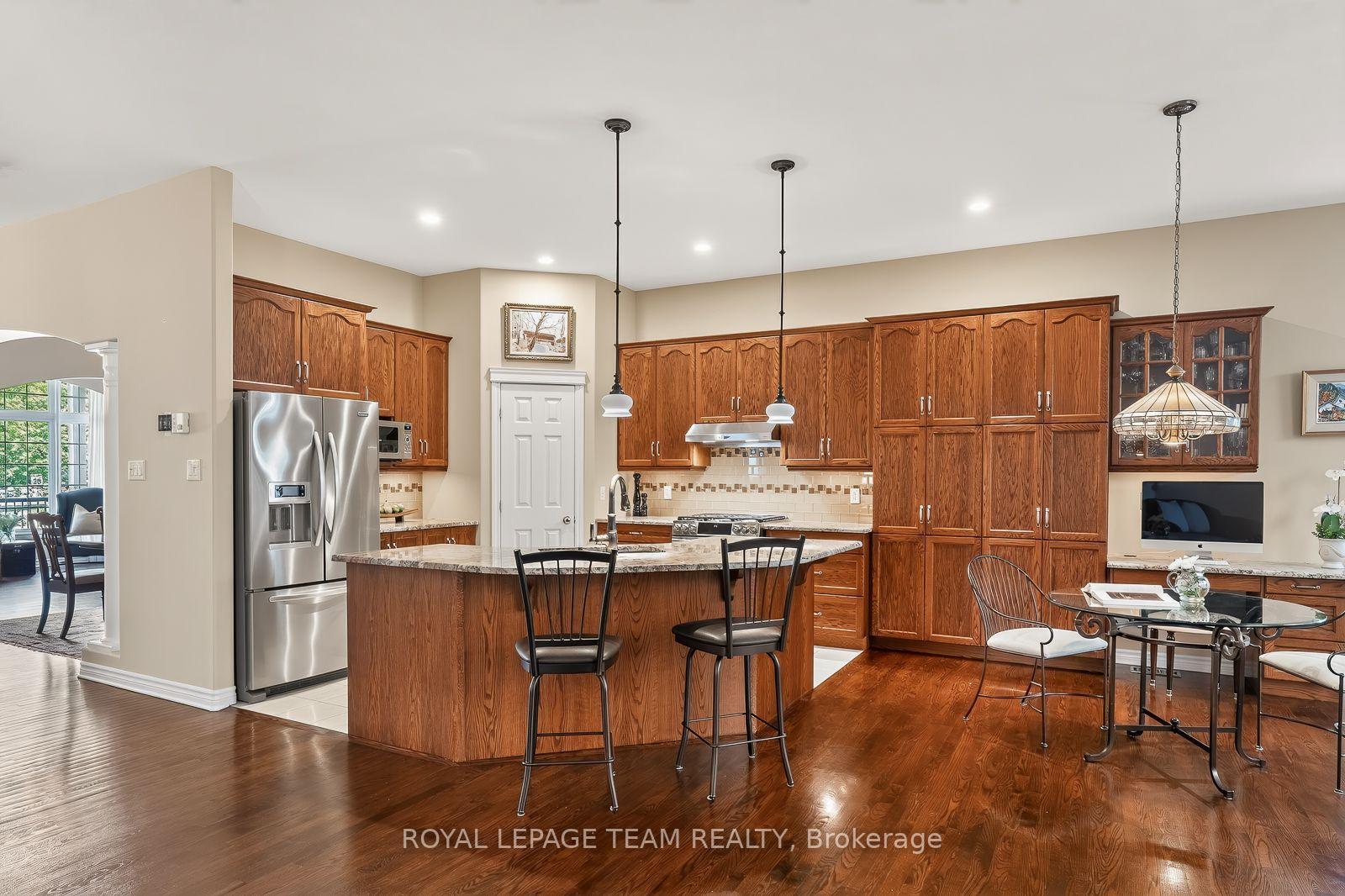 Photo 7 of 102 Golflinks Drive, Ottawa, Barrhaven - Stonebridge — HOMEH