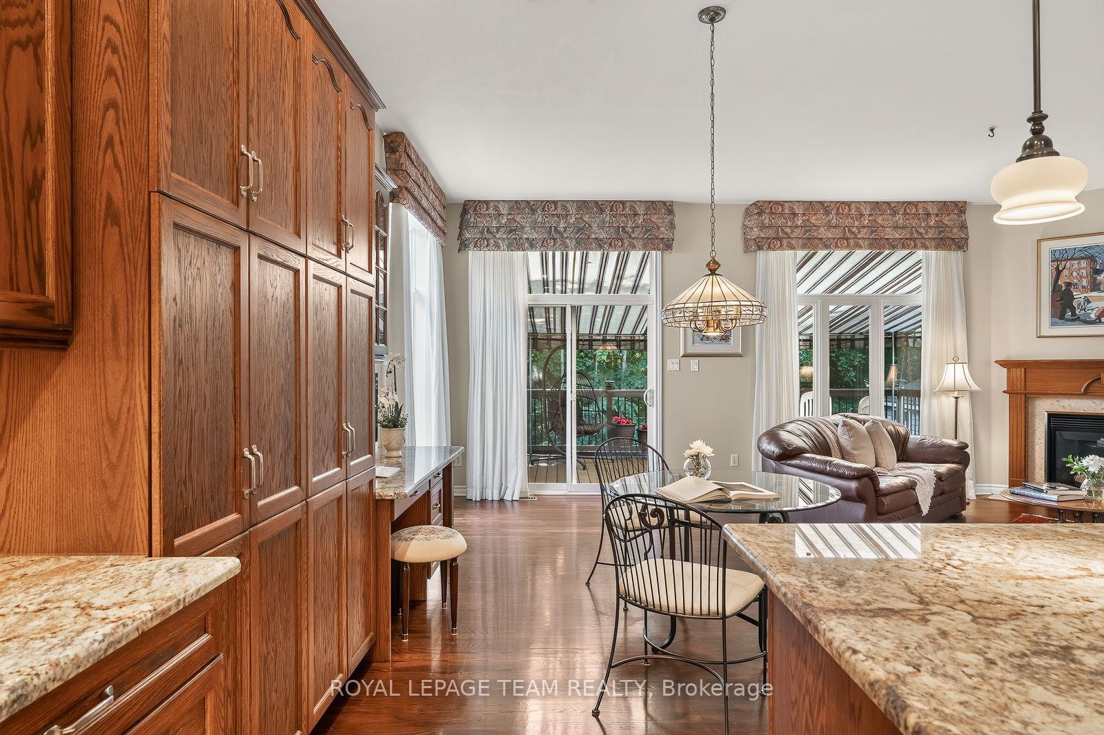 Photo 11 of 102 Golflinks Drive, Ottawa, Barrhaven - Stonebridge — HOMEH