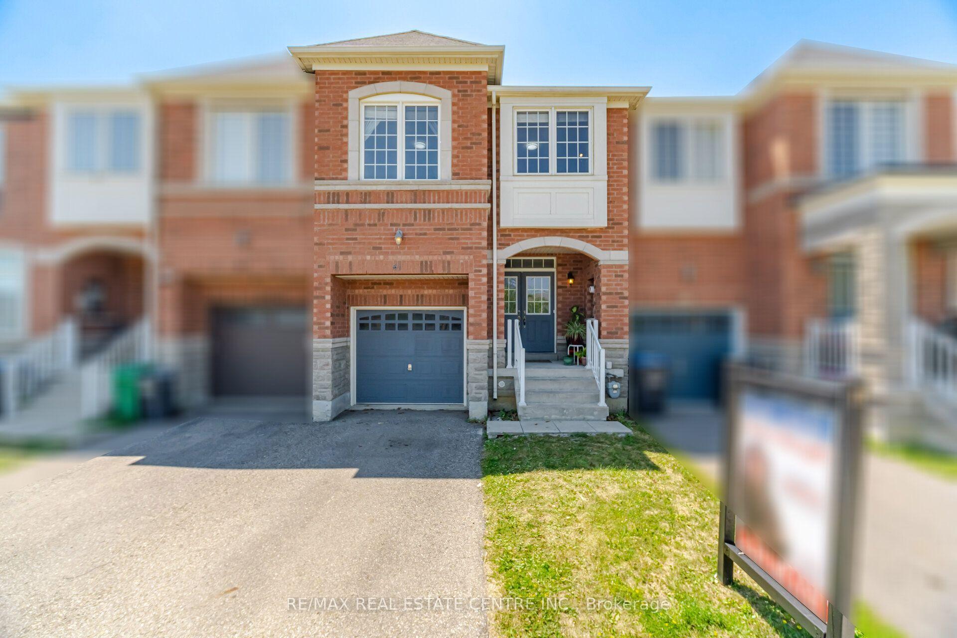 Photo 1 of 41 Lorenzo Circle, Brampton, Sandringham-Wellington — HOMEH