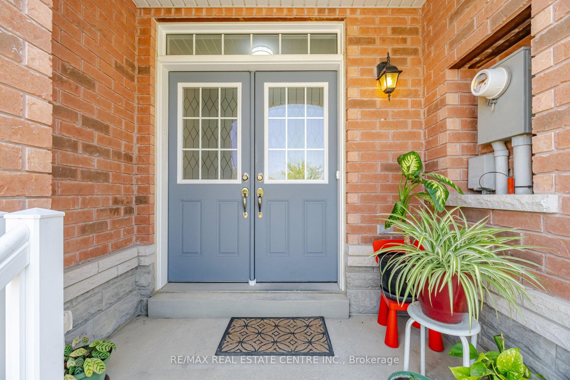 Photo 3 of 41 Lorenzo Circle, Brampton, Sandringham-Wellington — HOMEH