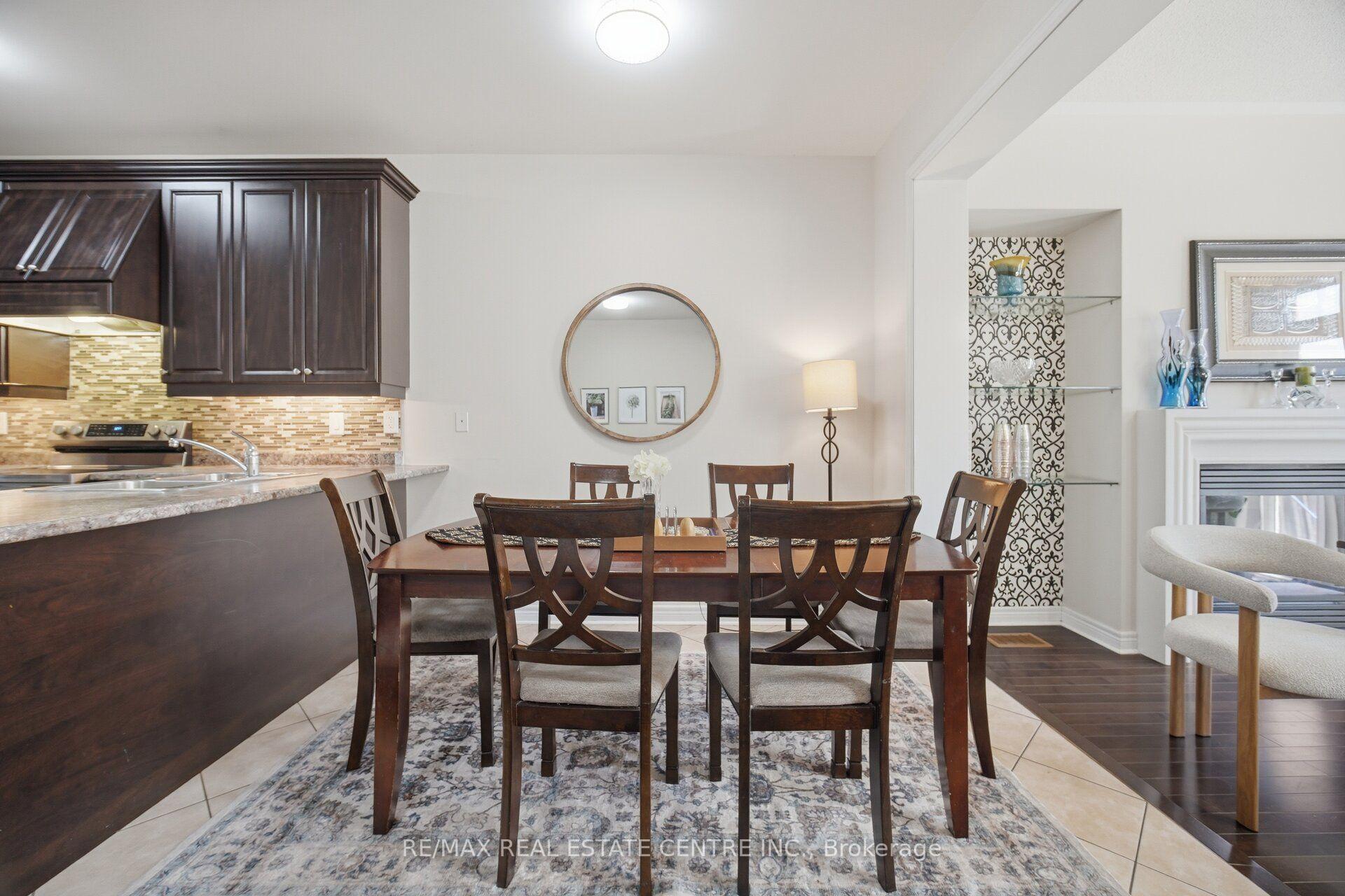 Photo 12 of 41 Lorenzo Circle, Brampton, Sandringham-Wellington — HOMEH