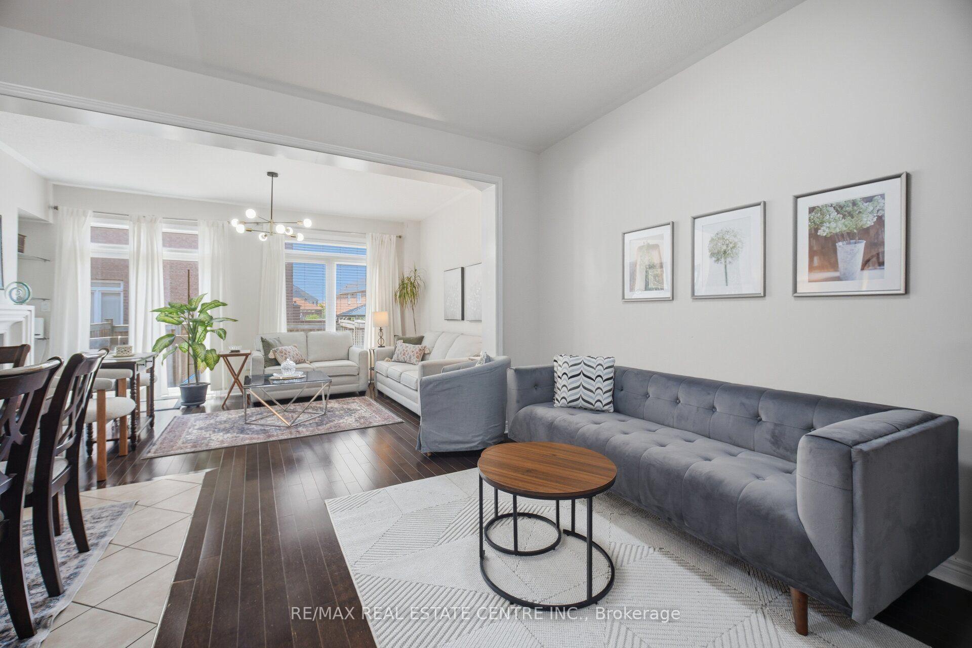 Photo 16 of 41 Lorenzo Circle, Brampton, Sandringham-Wellington — HOMEH