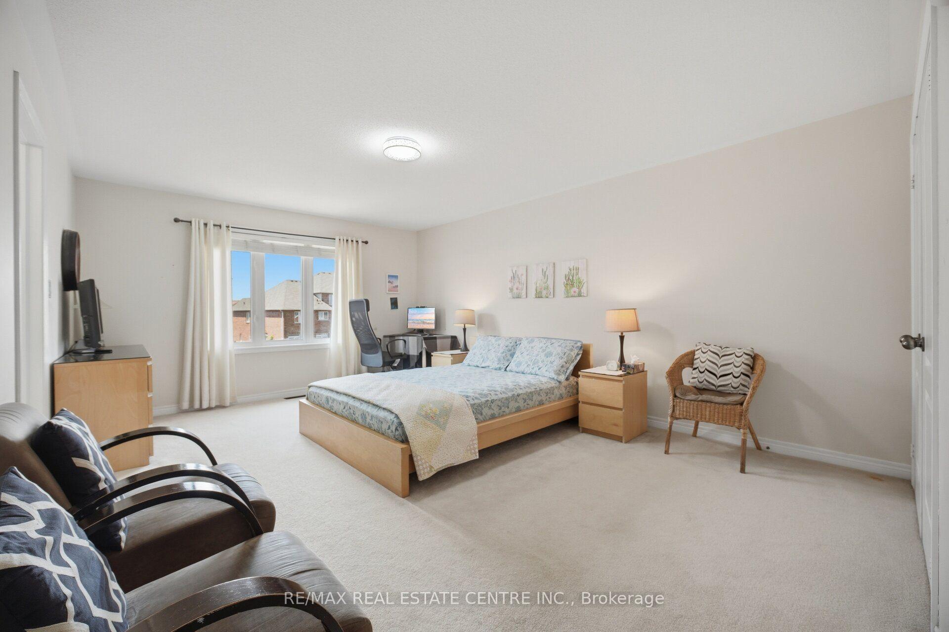 Photo 23 of 41 Lorenzo Circle, Brampton, Sandringham-Wellington — HOMEH